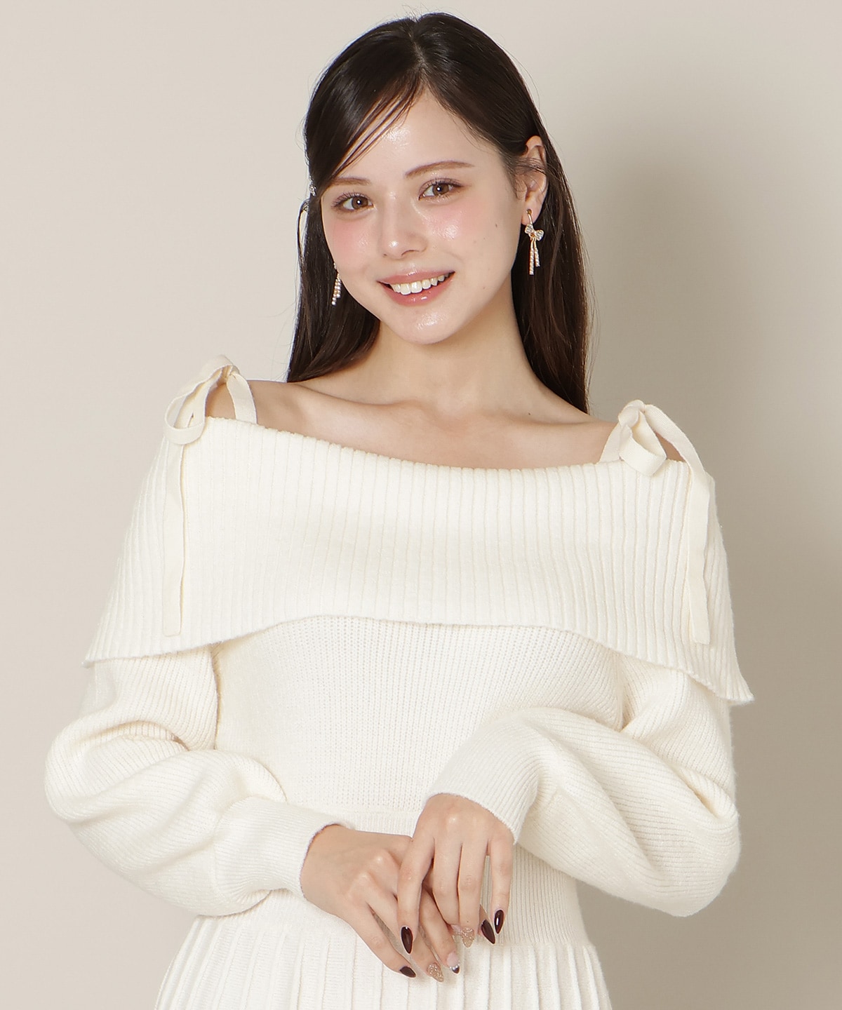 【12/18(thu) 12時予約スタート】オープンショルダープリーツニットOP