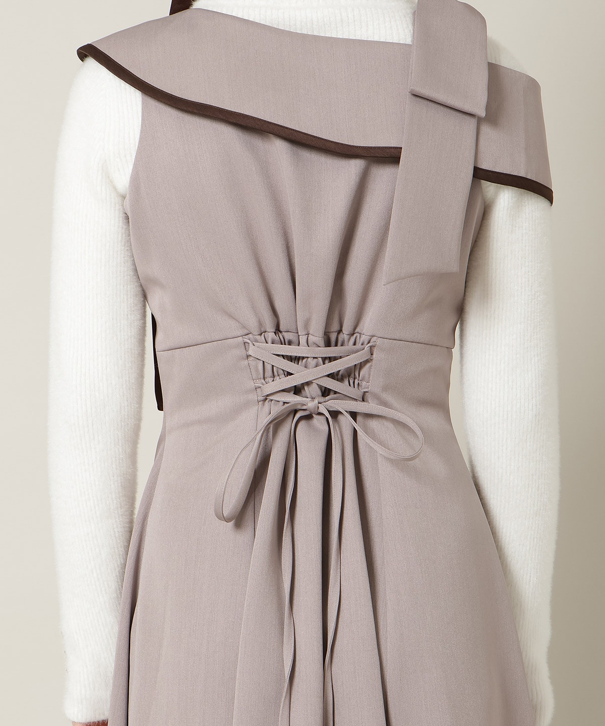 アシンメトリーリボンショルダーワンピース