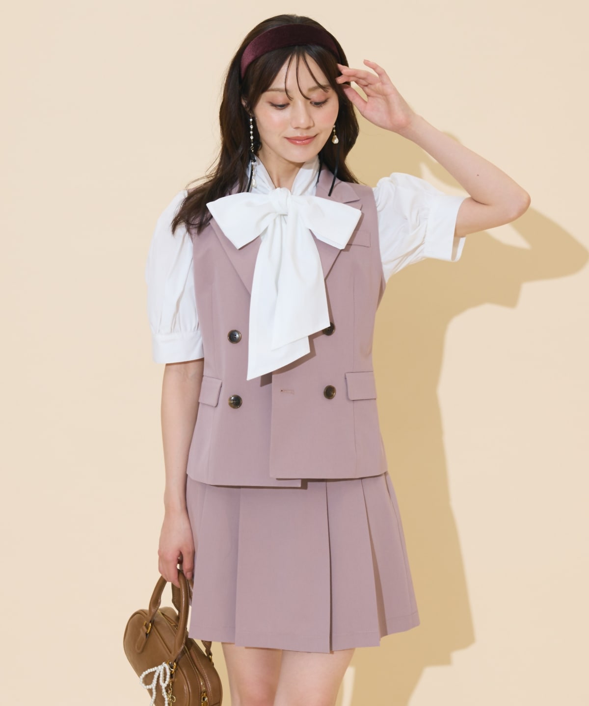 ダブルボタンショートジレ