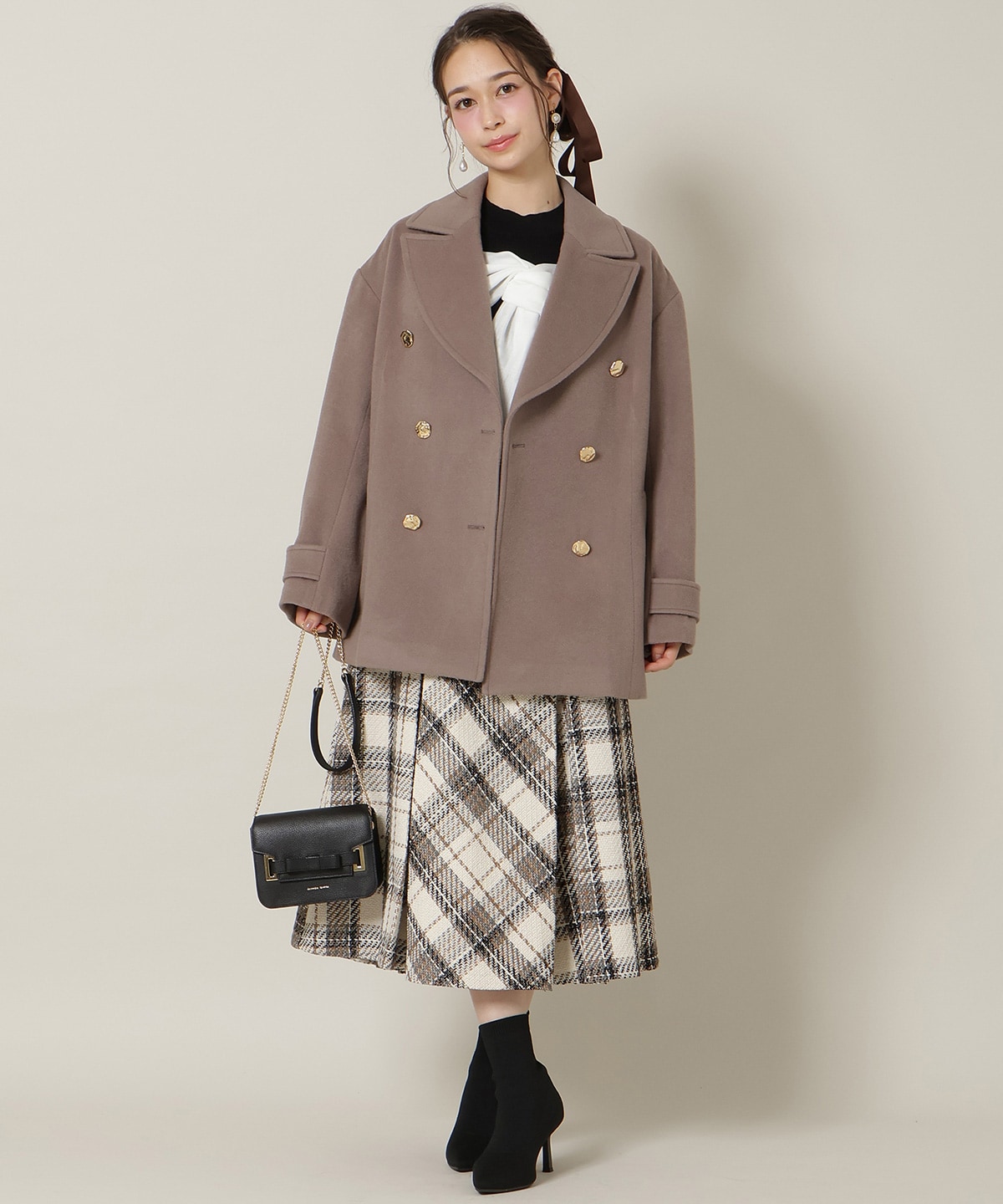 ゴールドボタンミドル丈Pコート