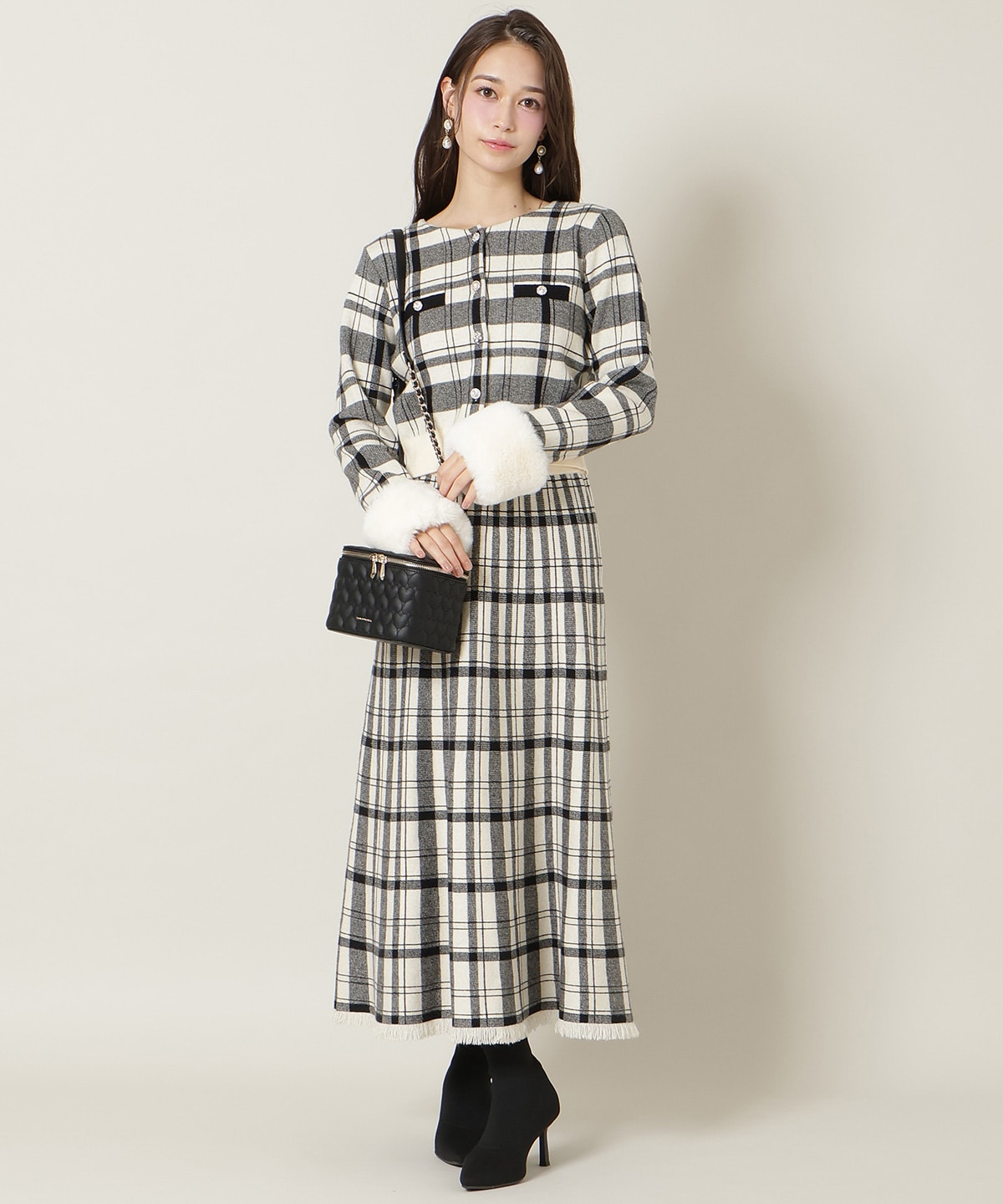 【新色追加】チェック柄ファーカフスカーディガン