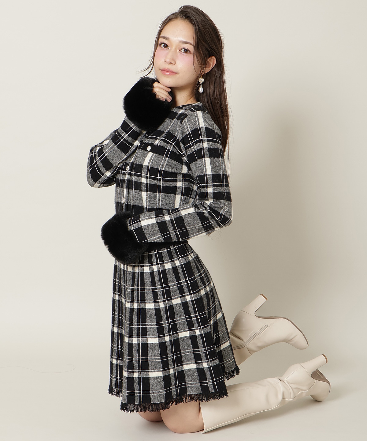 【新色追加】チェック柄ファーカフスカーディガン