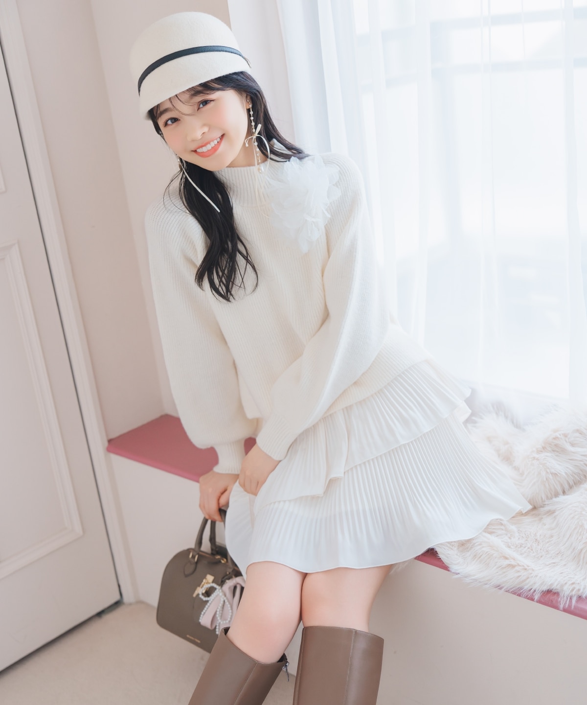 【KNIT PLEATS SET series】フラワーモチーフボトルネックニット