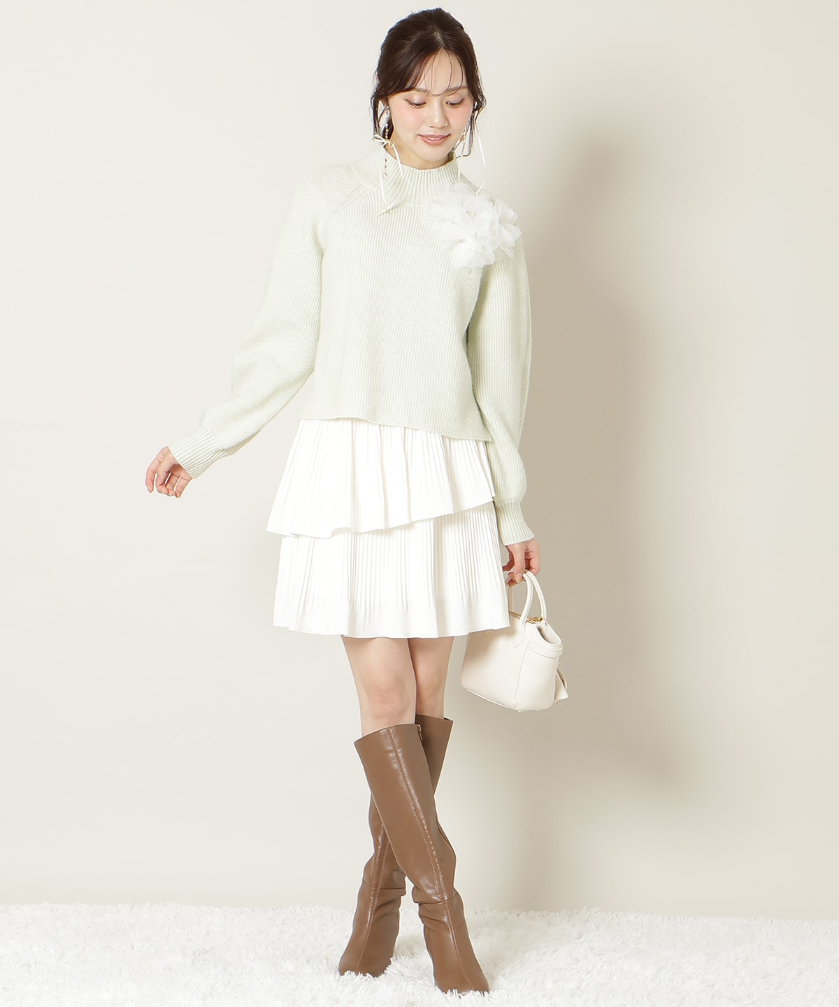 【KNIT PLEATS SET series】フラワーモチーフボトルネックニット