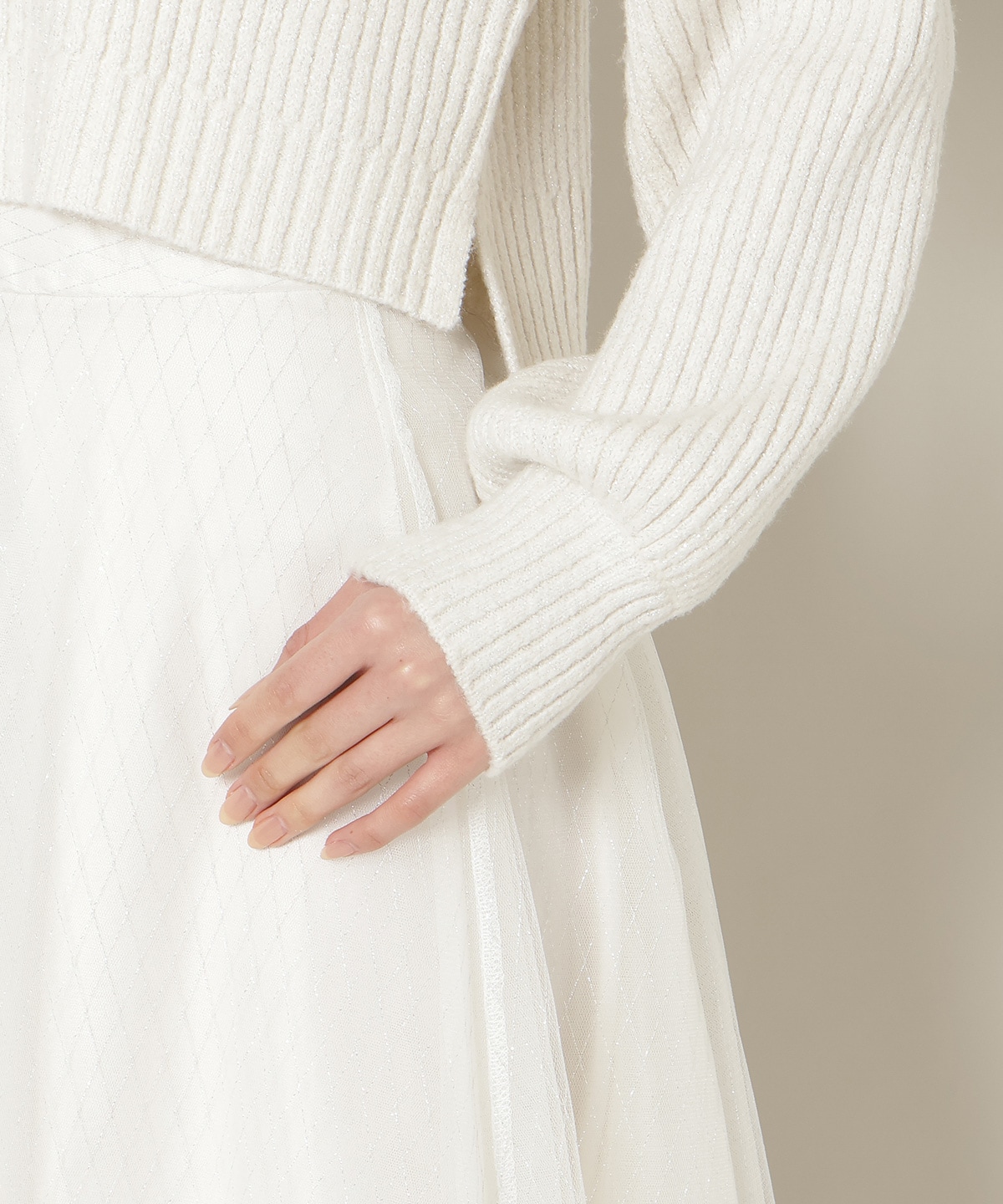 【12/5(fri)10時発売】ブローチ付きクロップドラメニット