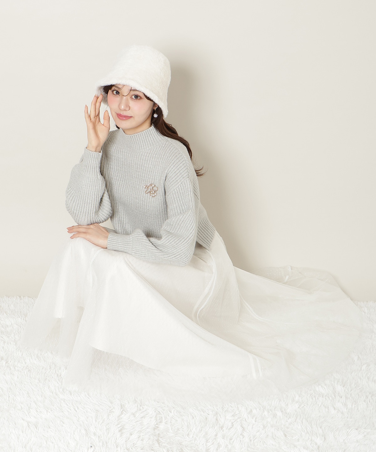 【12/5(fri)10時発売】ブローチ付きクロップドラメニット