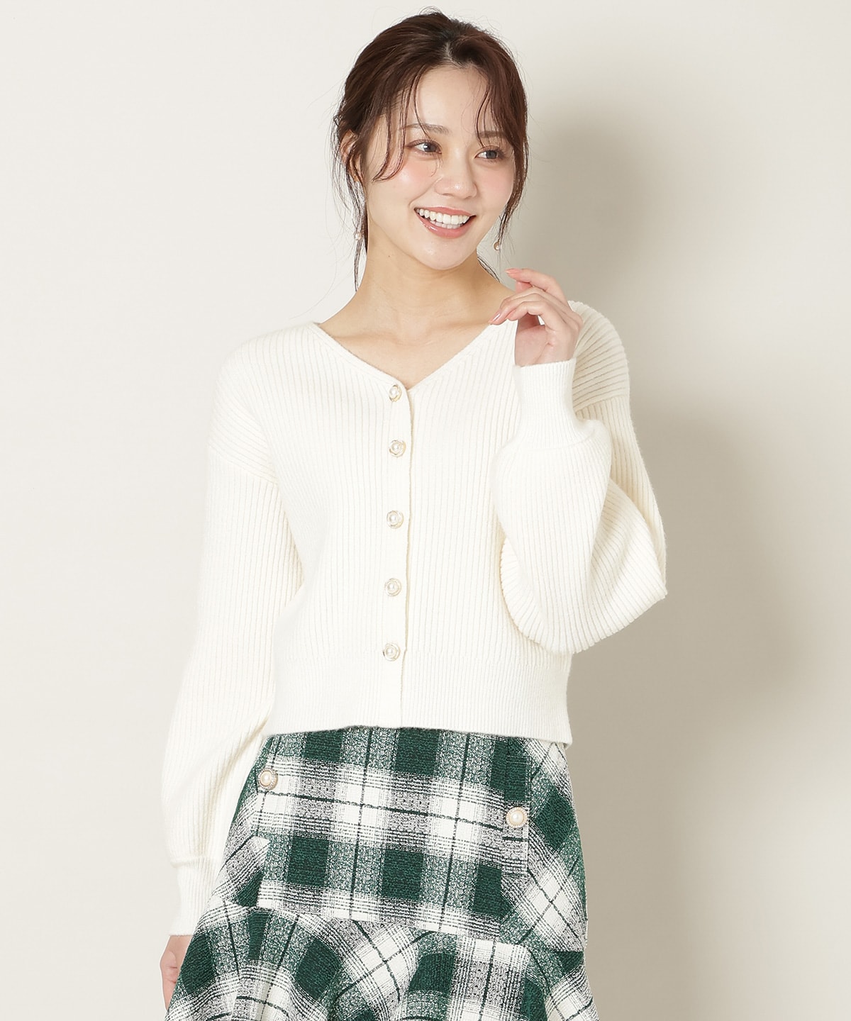 Vネックチョーカーリブニット