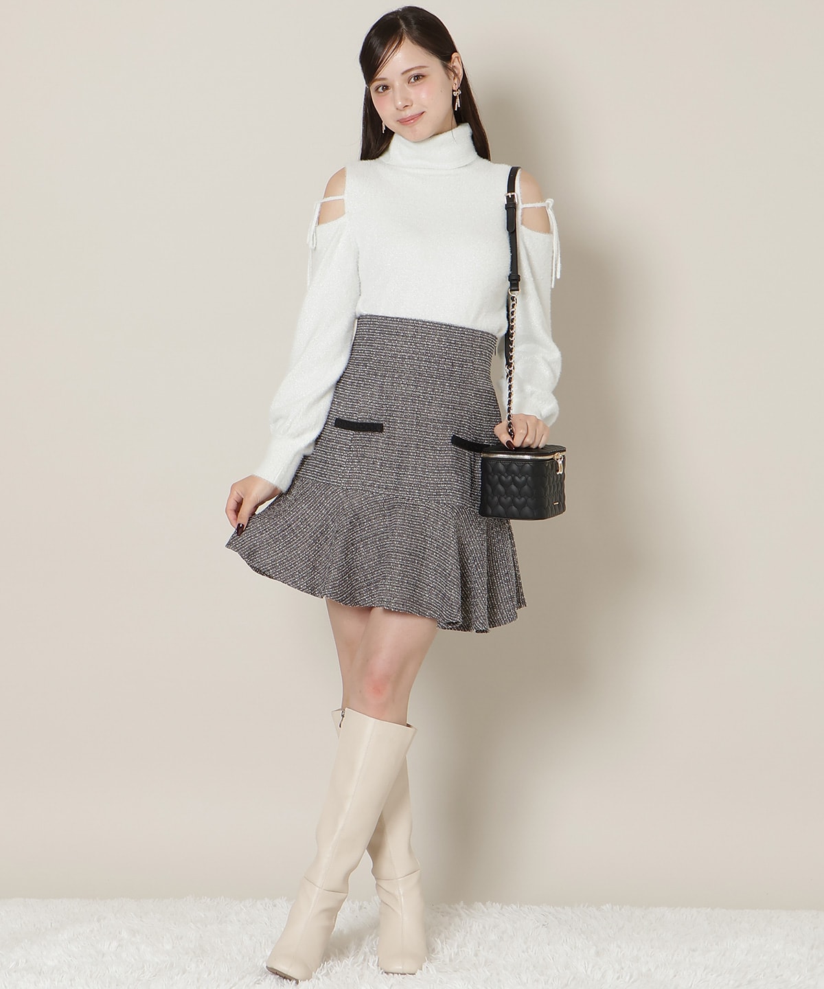 【1/1(thu)10時発売 New Year's Item】オープンショルダーラメフェザーニット