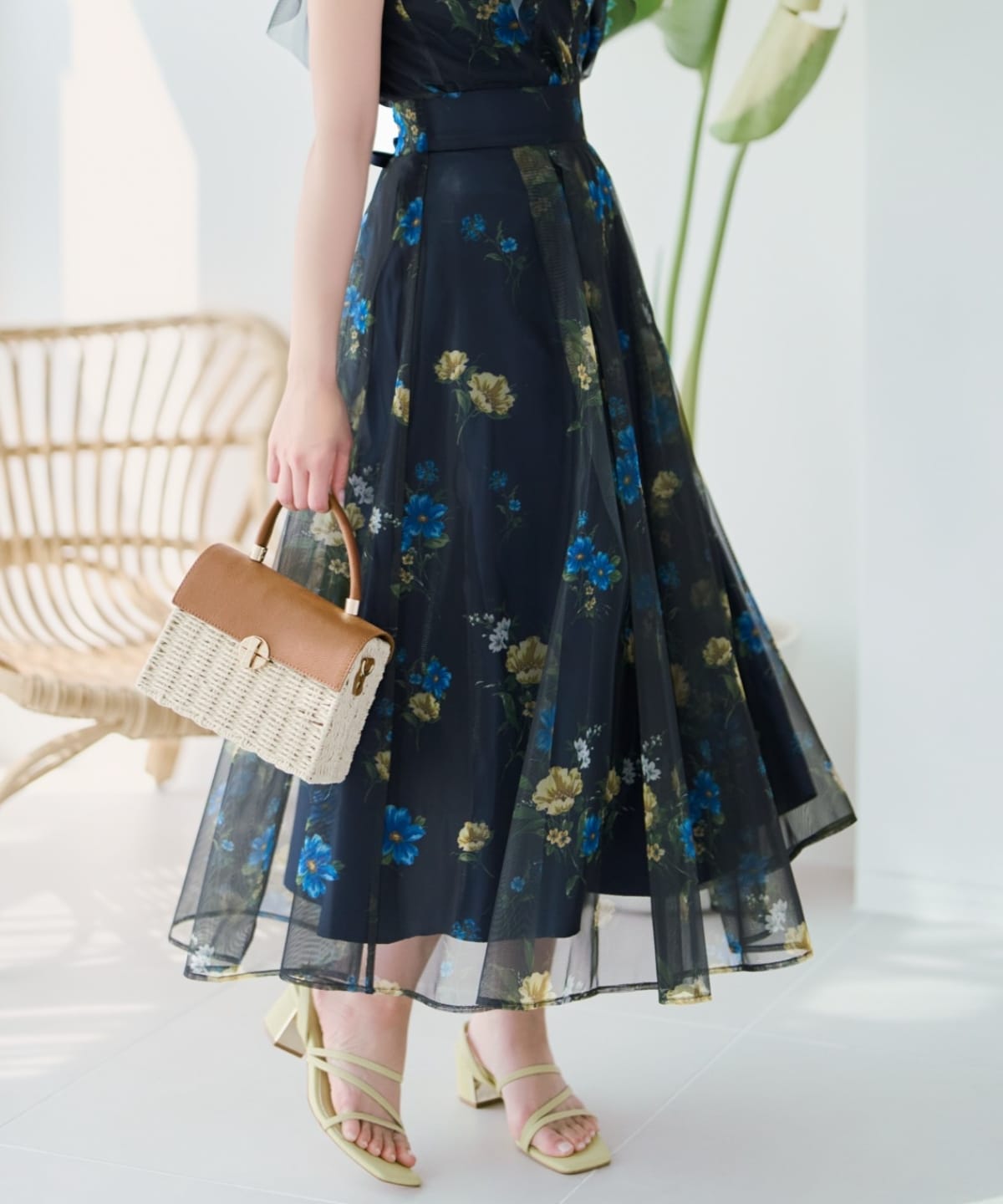 フラワーメッシュタックフレアスカート