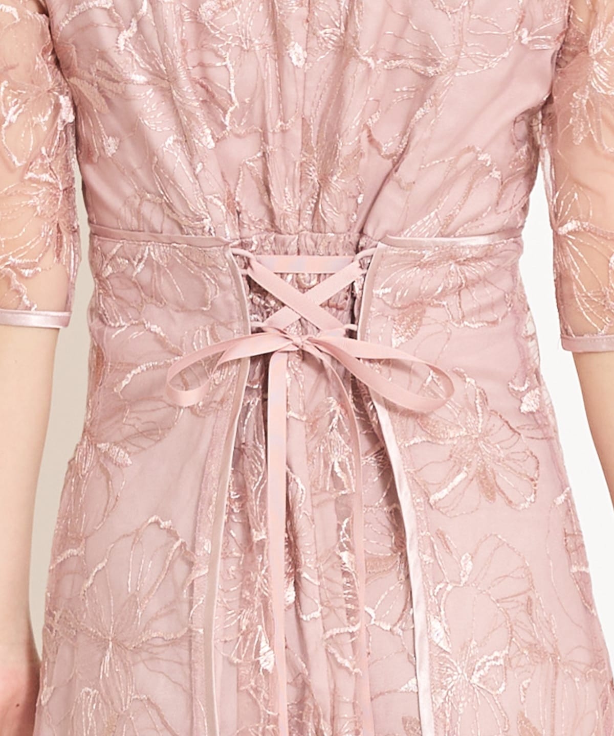 パイピングライン刺繍ワンピース