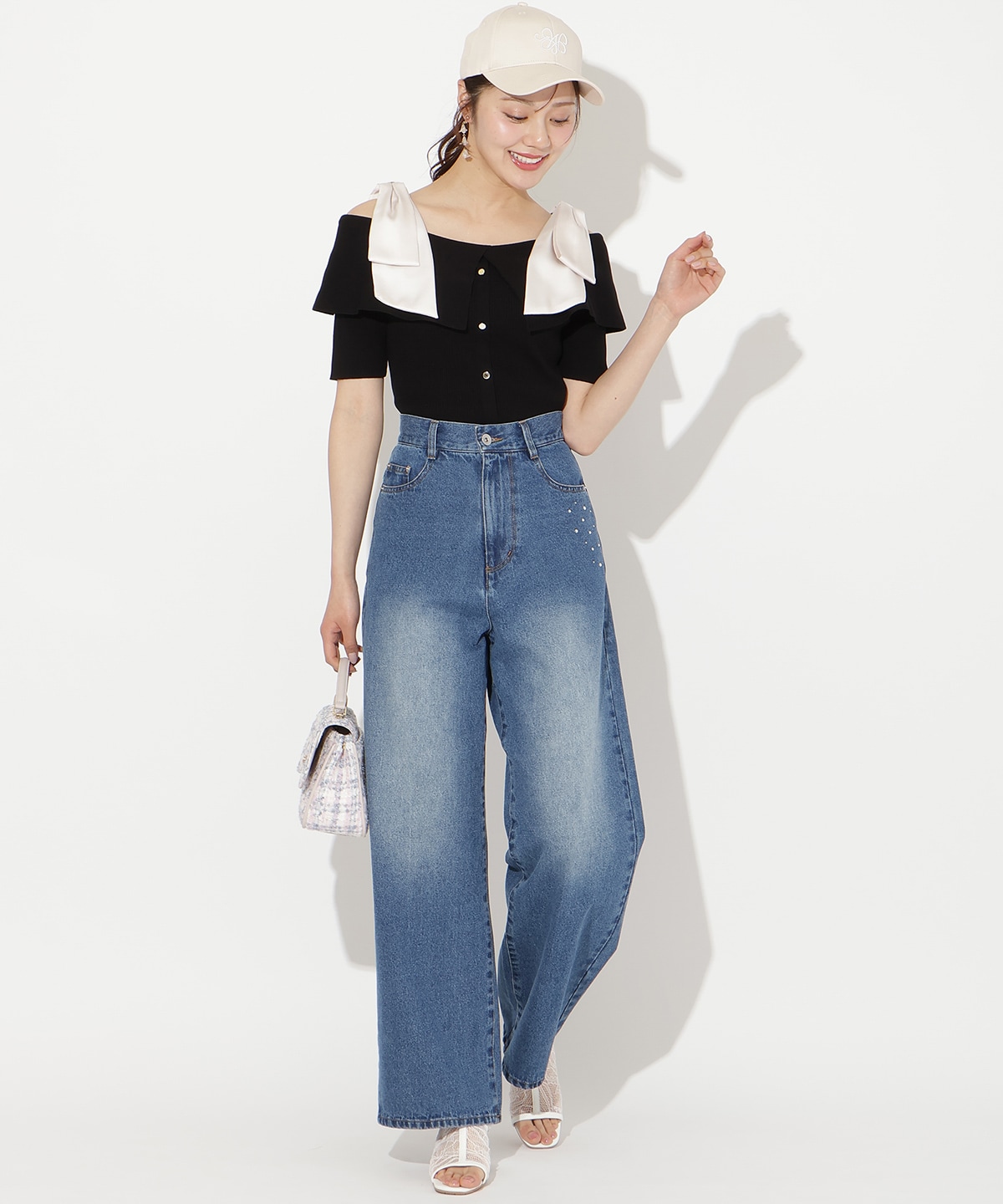 リボンオフショルハーフスリーブニット