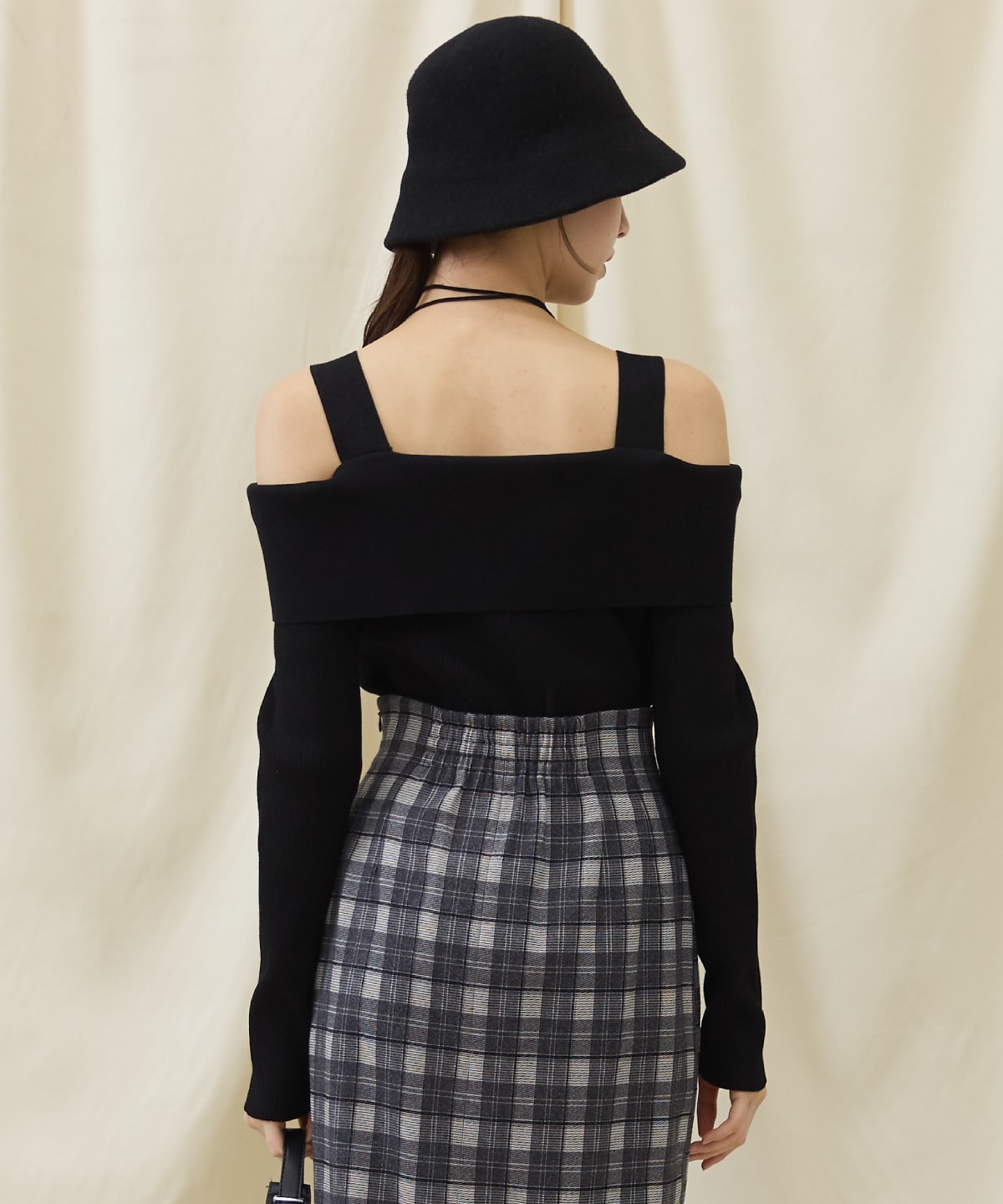 オフショルニットプルオーバー