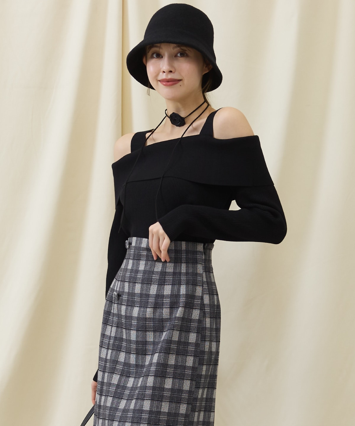 オフショルニットプルオーバー