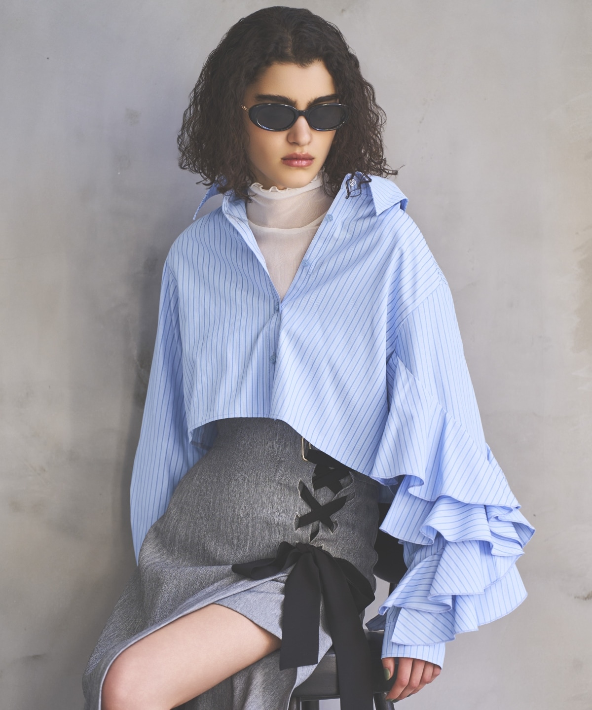 ストライプアシメフリルクロップドシャツ