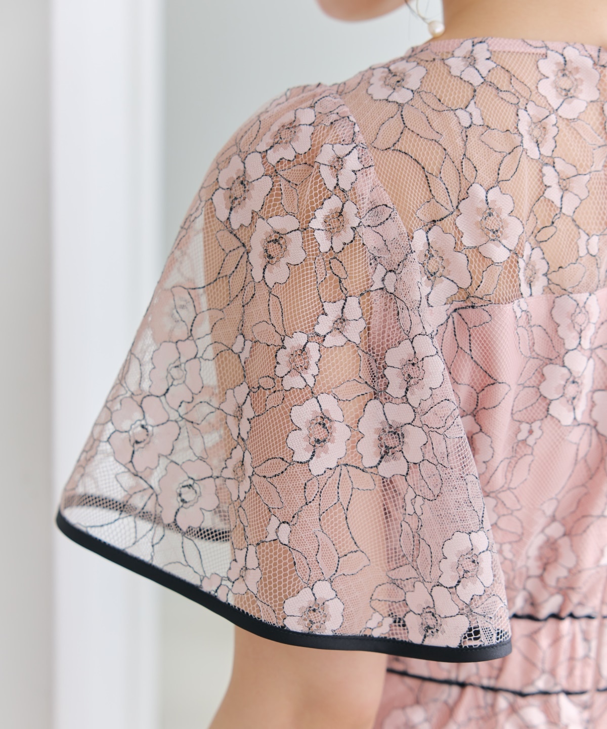 アシメギャザーパイピングレースドレス