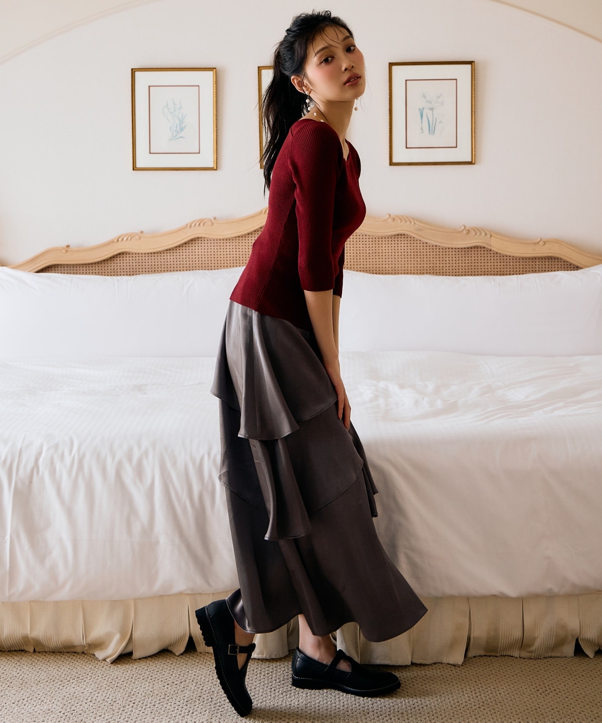 サテンアシメフリルティアードスカート