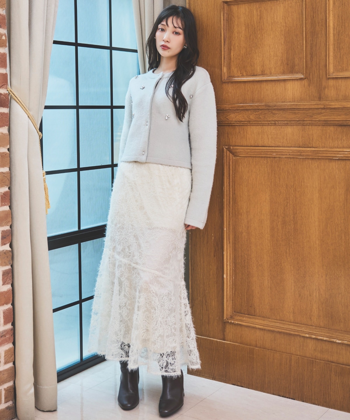 ビジュー付きニットカーディガン