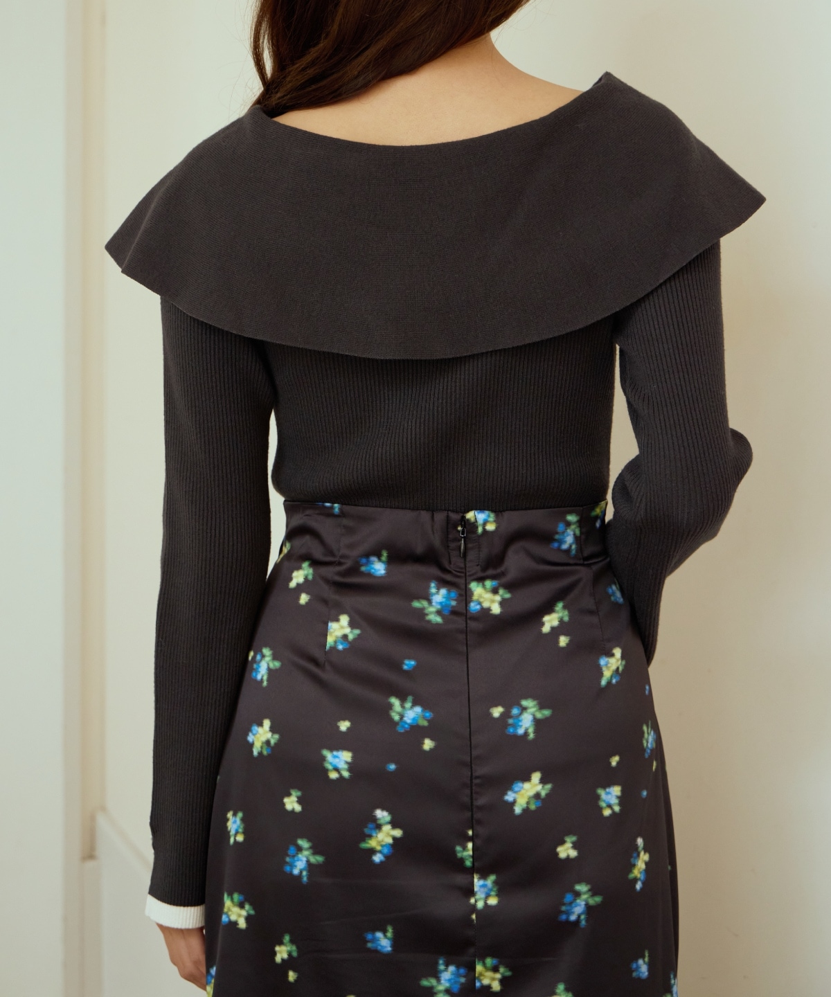 アシンメトリーカラーニットプルオーバー