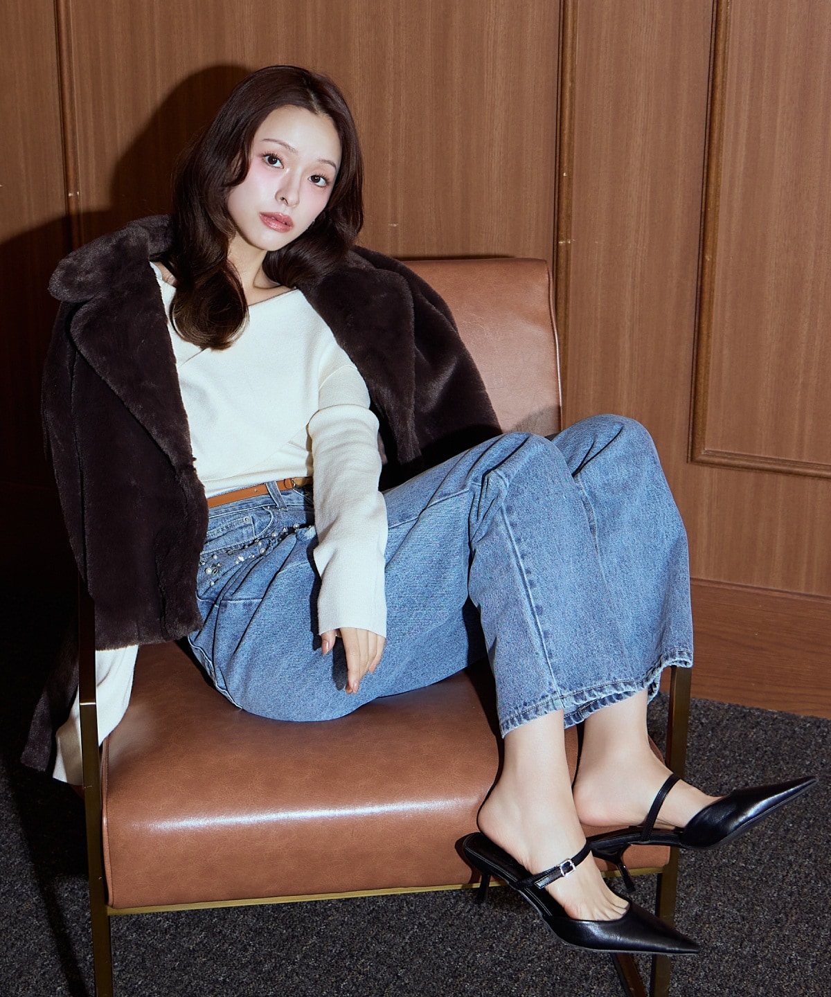 クロスネックプルオーバー