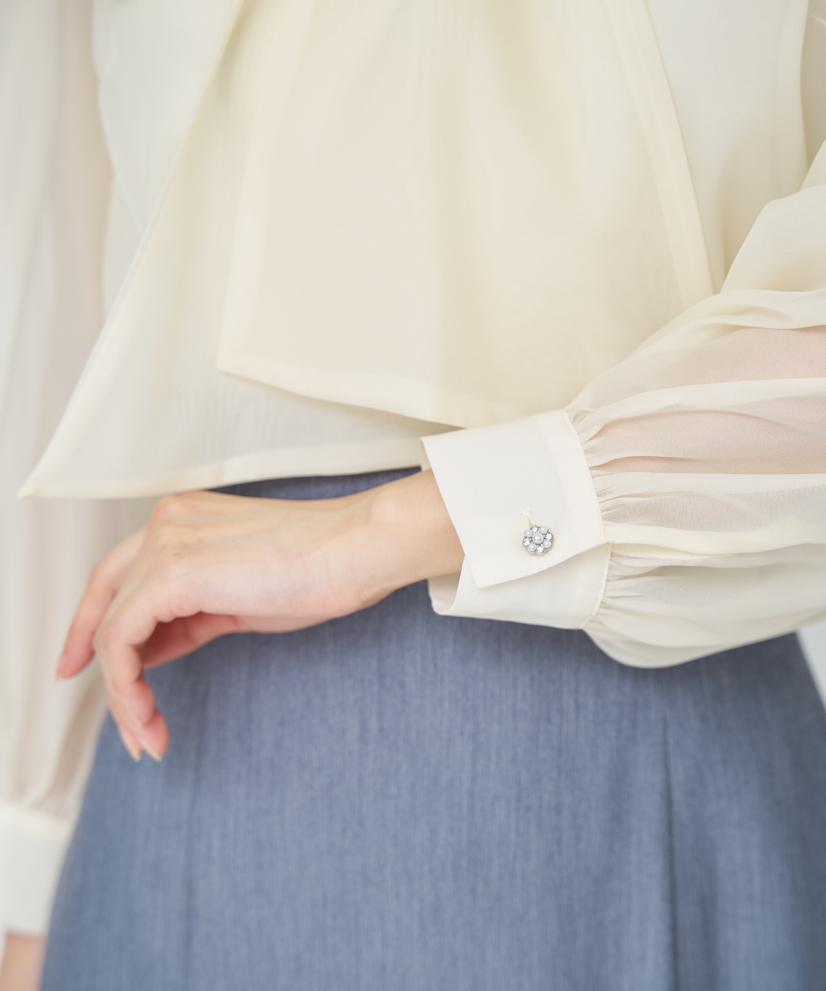 【先行予約受付中】シアーボウタイブラウス