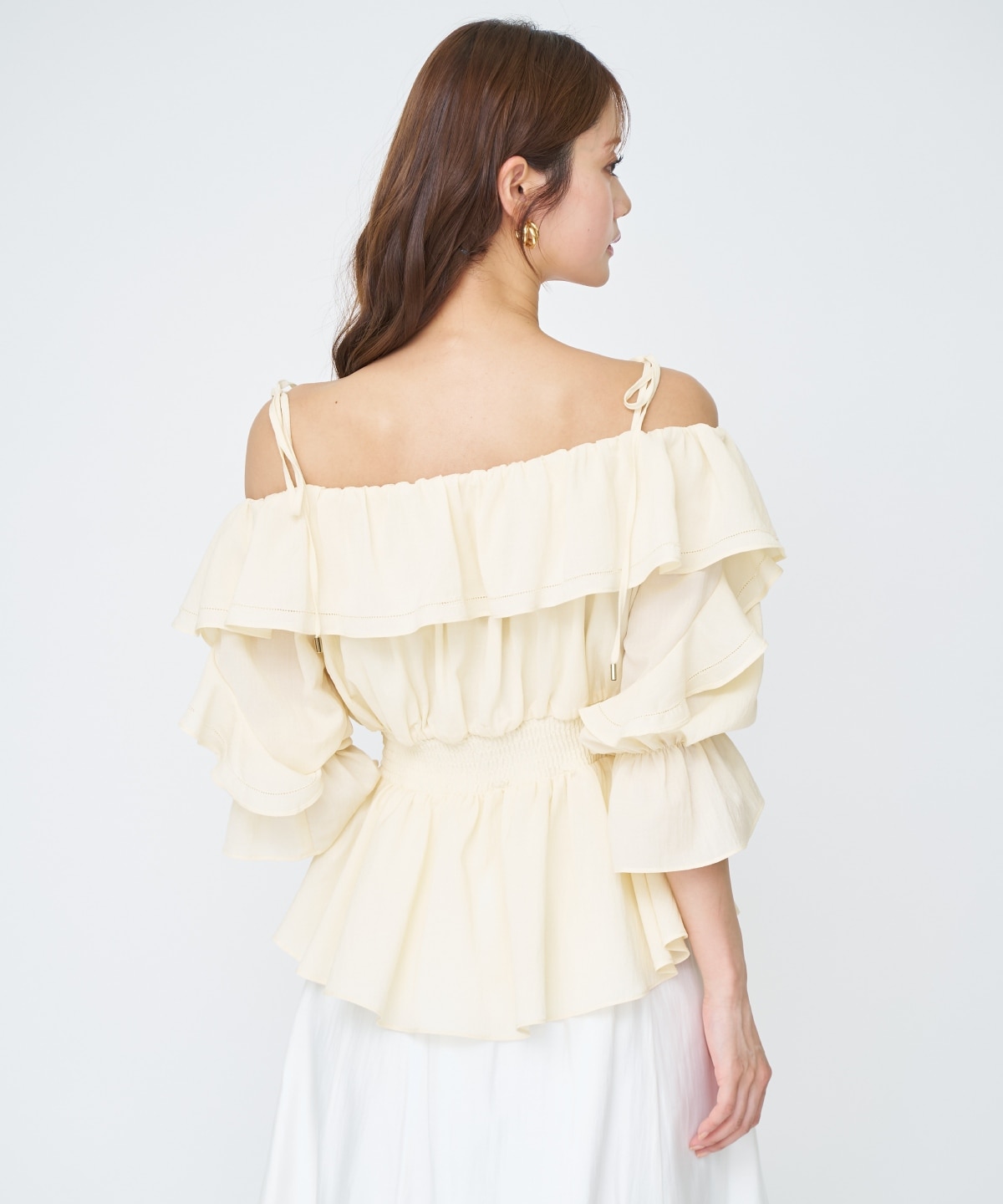 【先行予約受付中】オフショルフリルブラウス