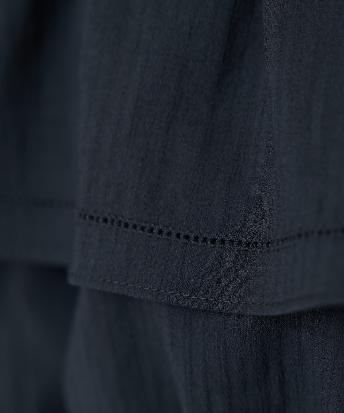 【先行予約受付中】オフショルフリルブラウス