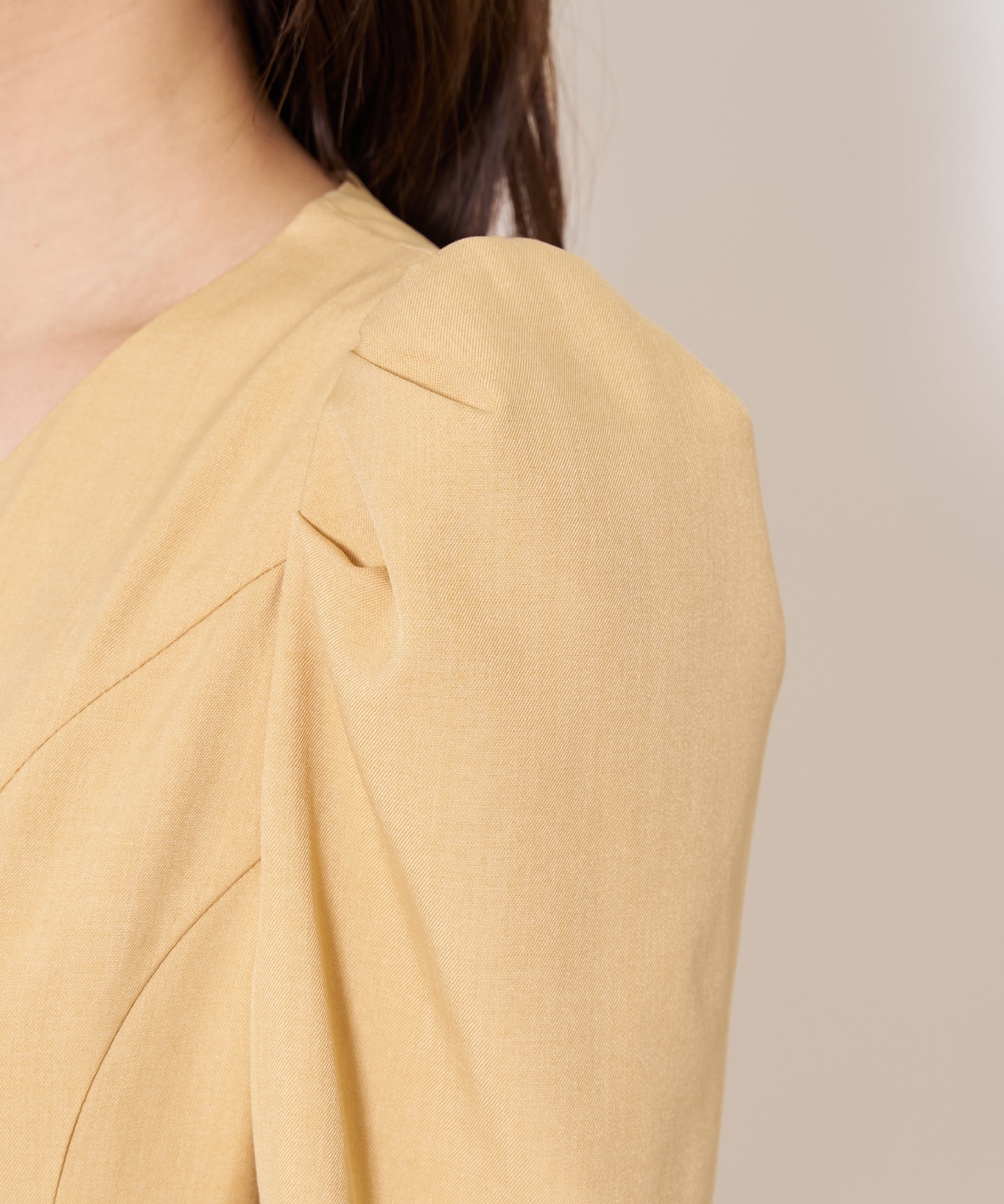 【先行予約受付中】Vネックパフスリーブワンピース