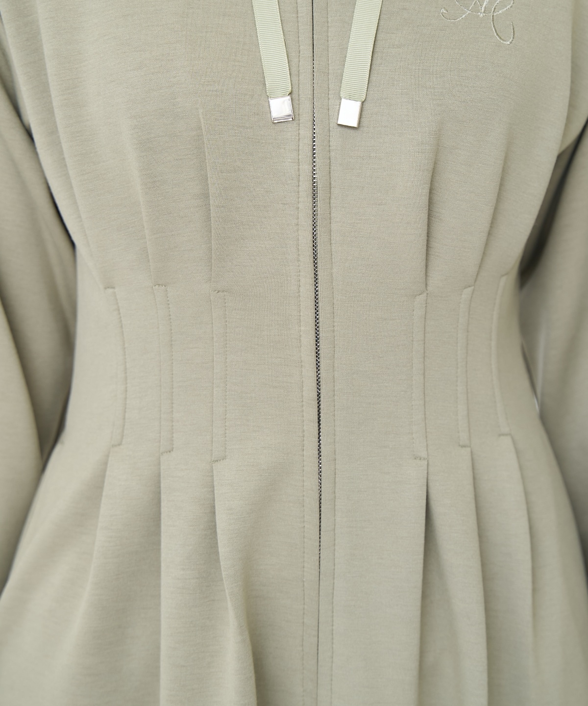 フード付きZIPワンピース