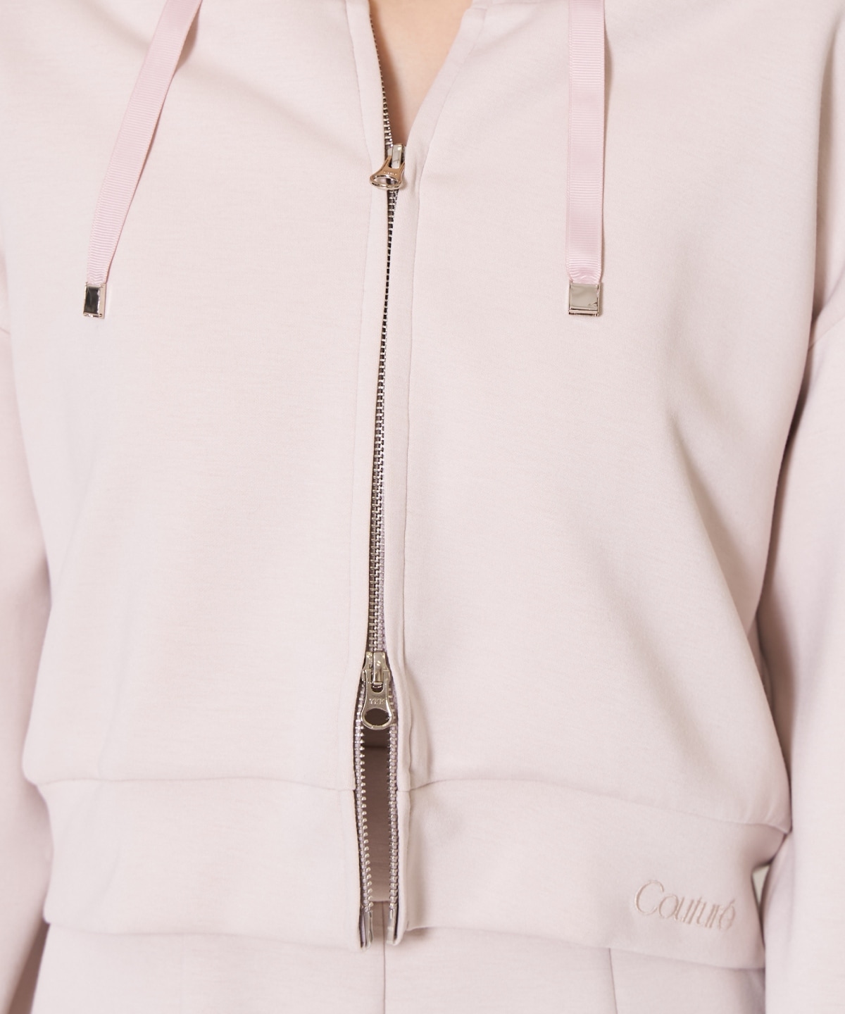 刺繍パーカー×オールインワン