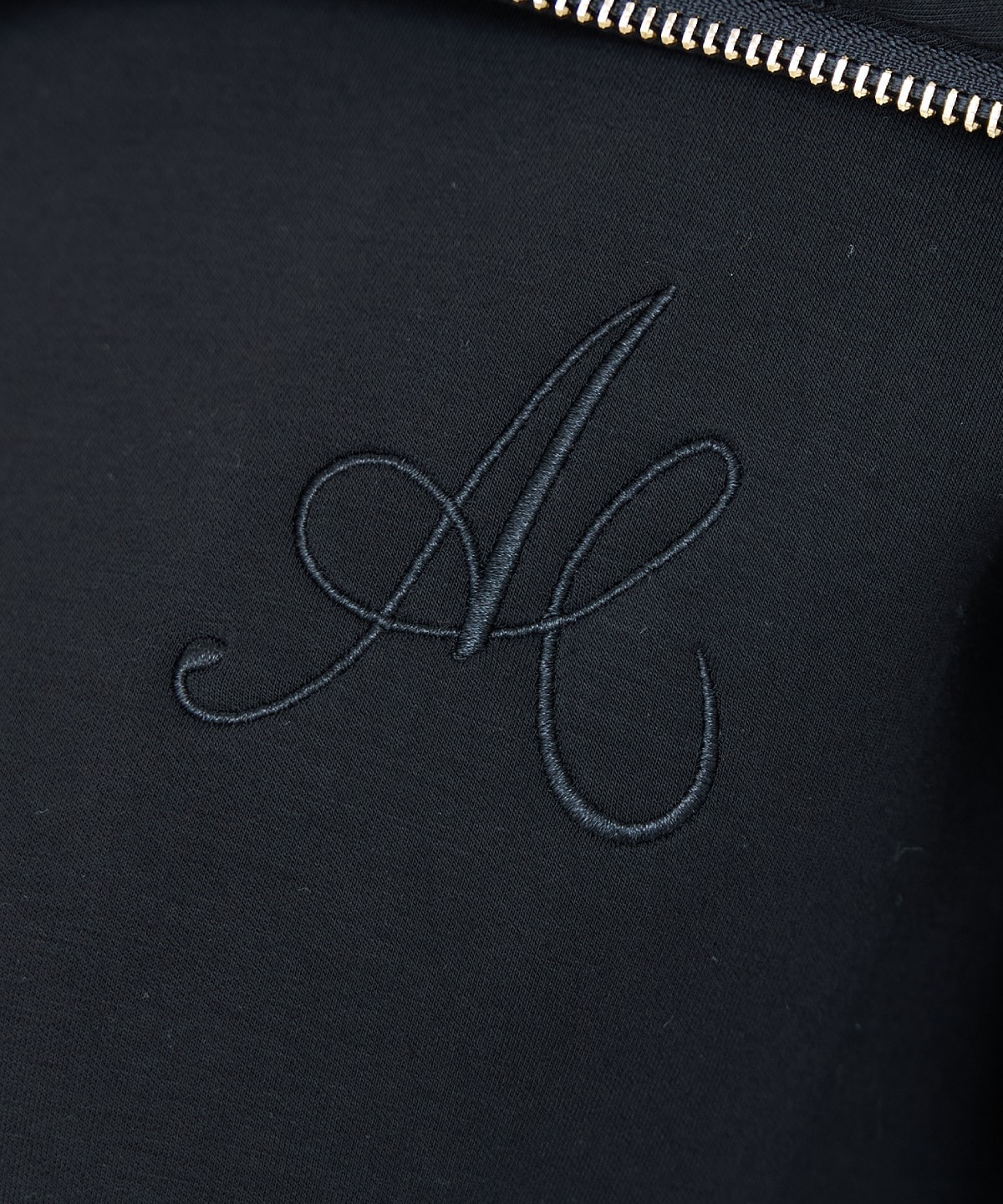 ロゴ刺繍ボンディングZIPパーカー