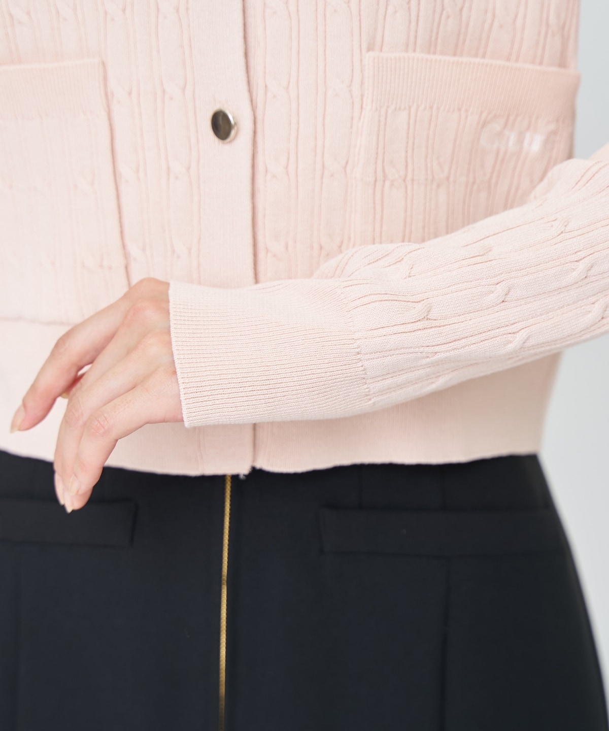 ケーブル編みカーディガンアンサンブル