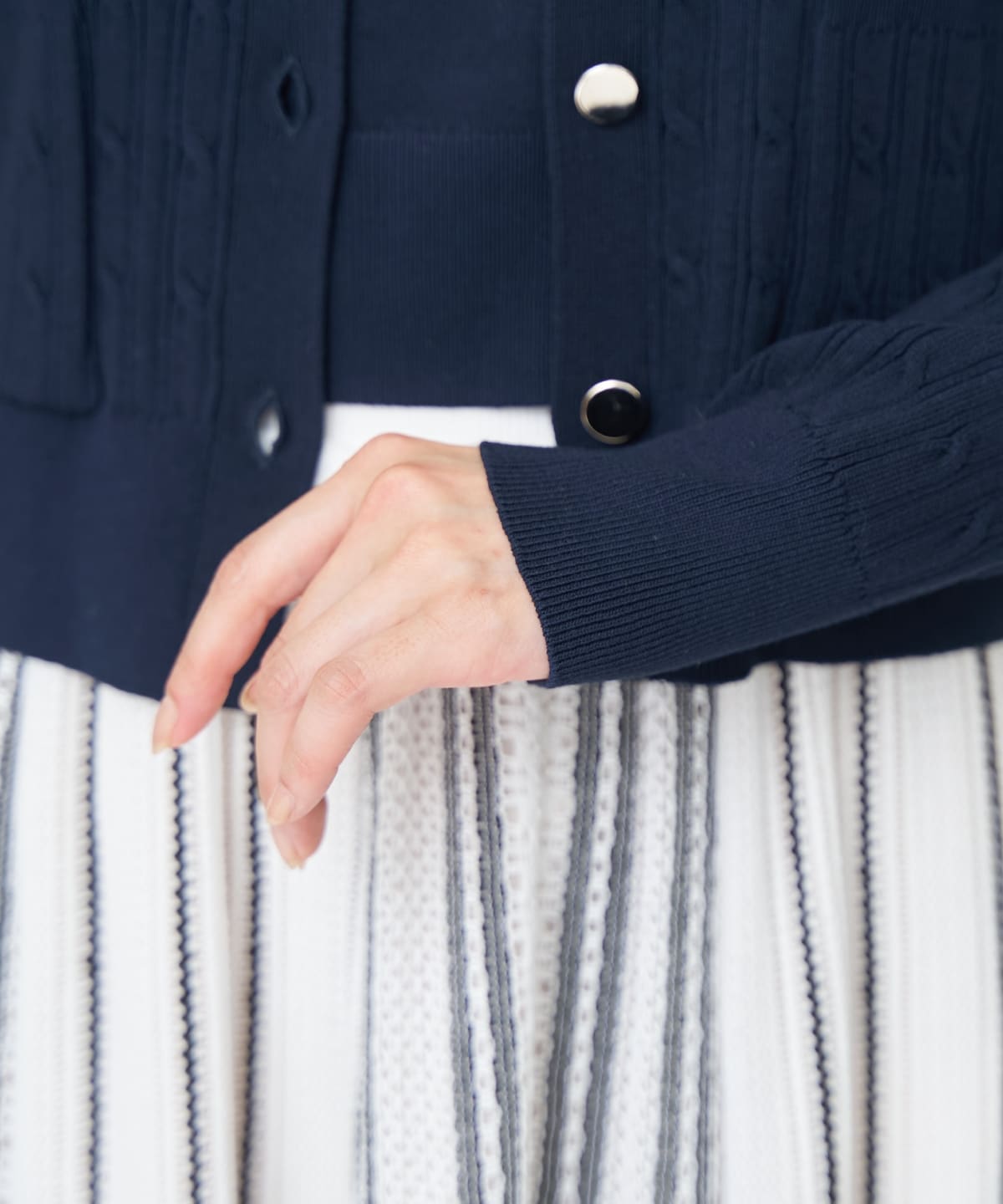 ケーブル編みカーディガンアンサンブル