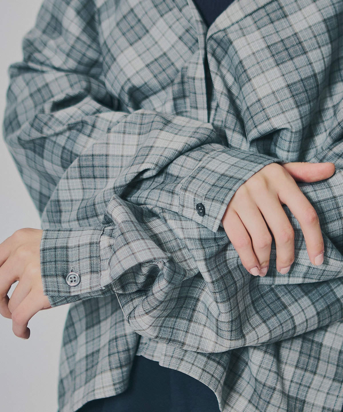 マルチウェイオフショルチェックシャツ×タンクトップ