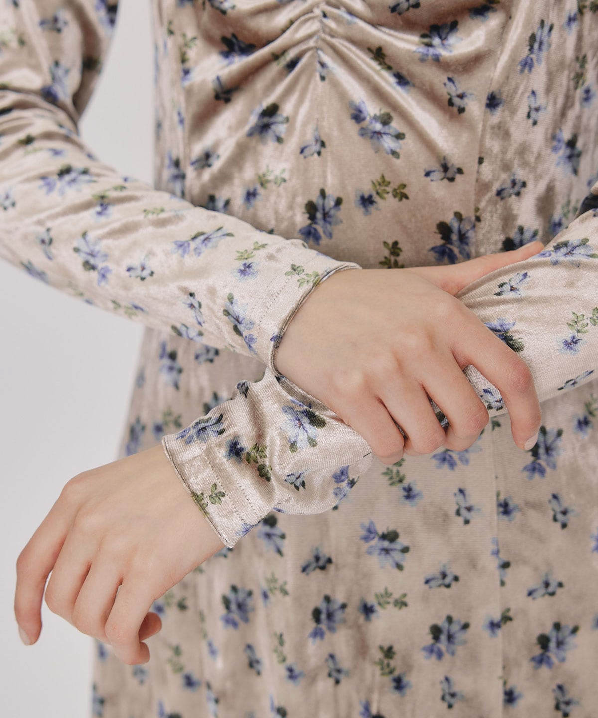 クロスリボンフラワーベロアロングワンピース