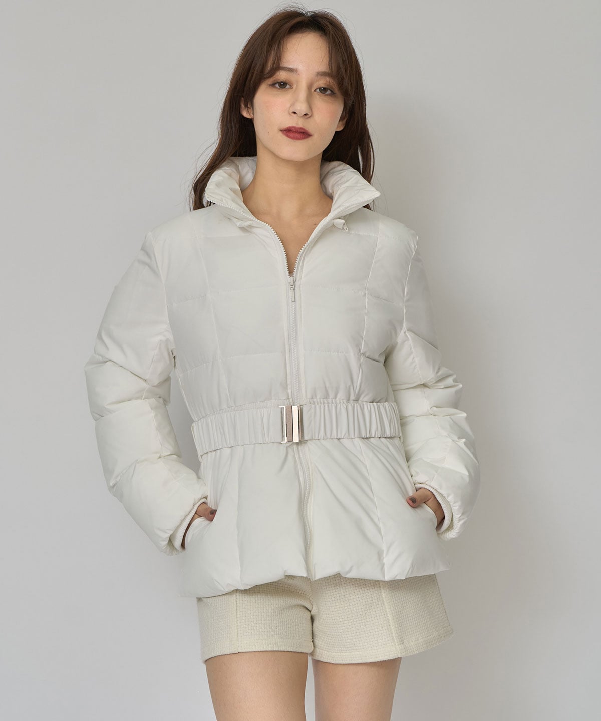 ベルトデザインキルティングファイバーダウンジャケット