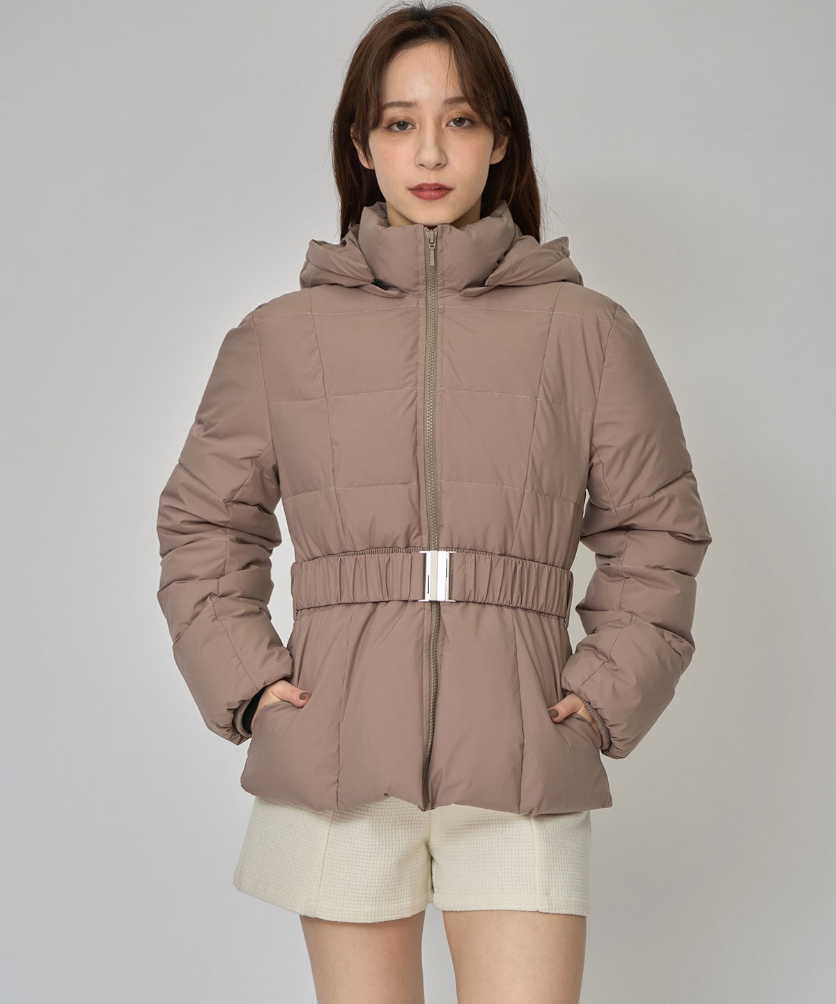 ベルトデザインキルティングファイバーダウンジャケット