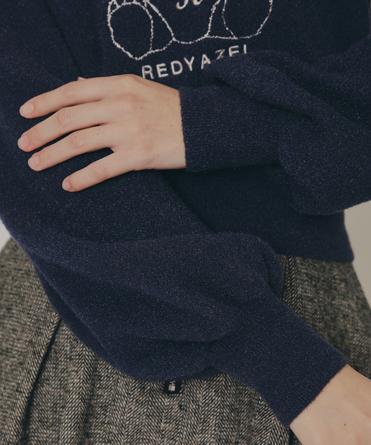 Azelyフラッフィニットプルオーバー