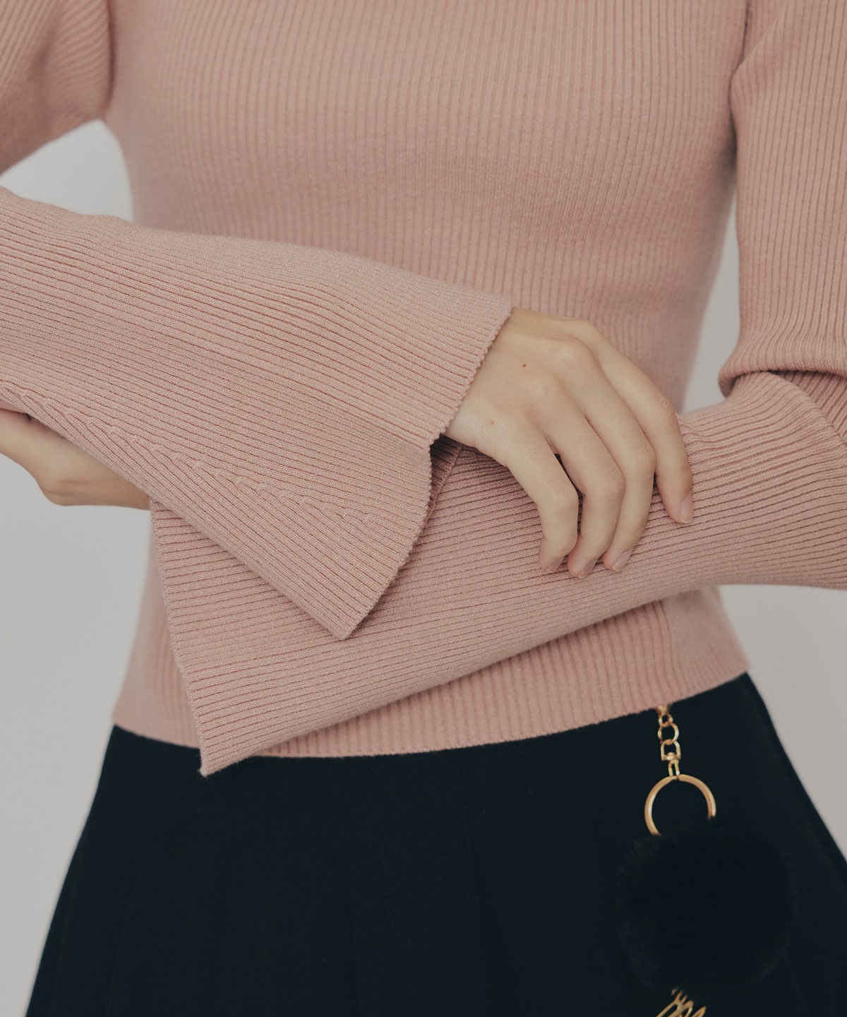 カットアウトリブニットトップス