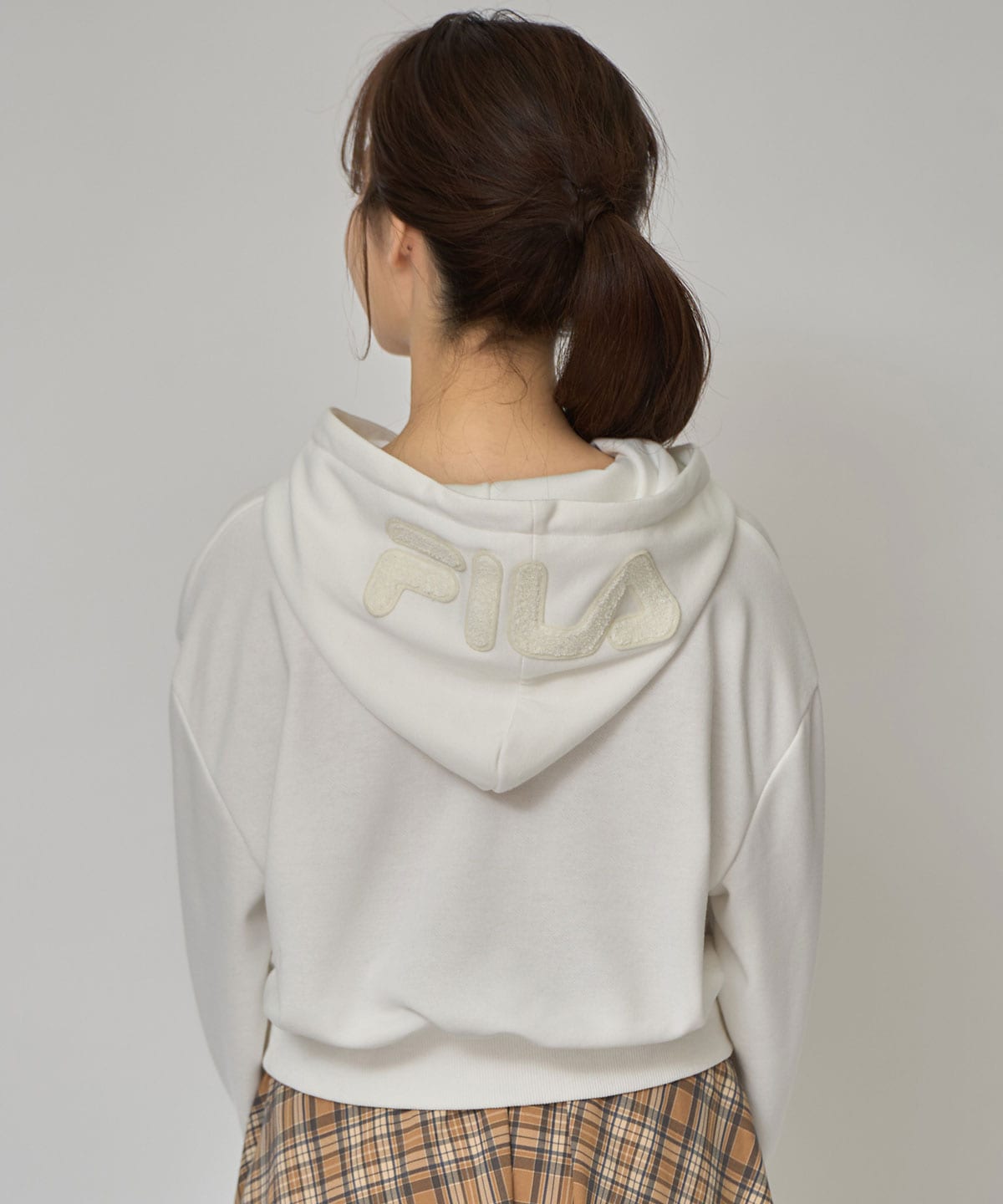 ［FILA×REDYAZEL］サガラロゴコンパクトフーディ