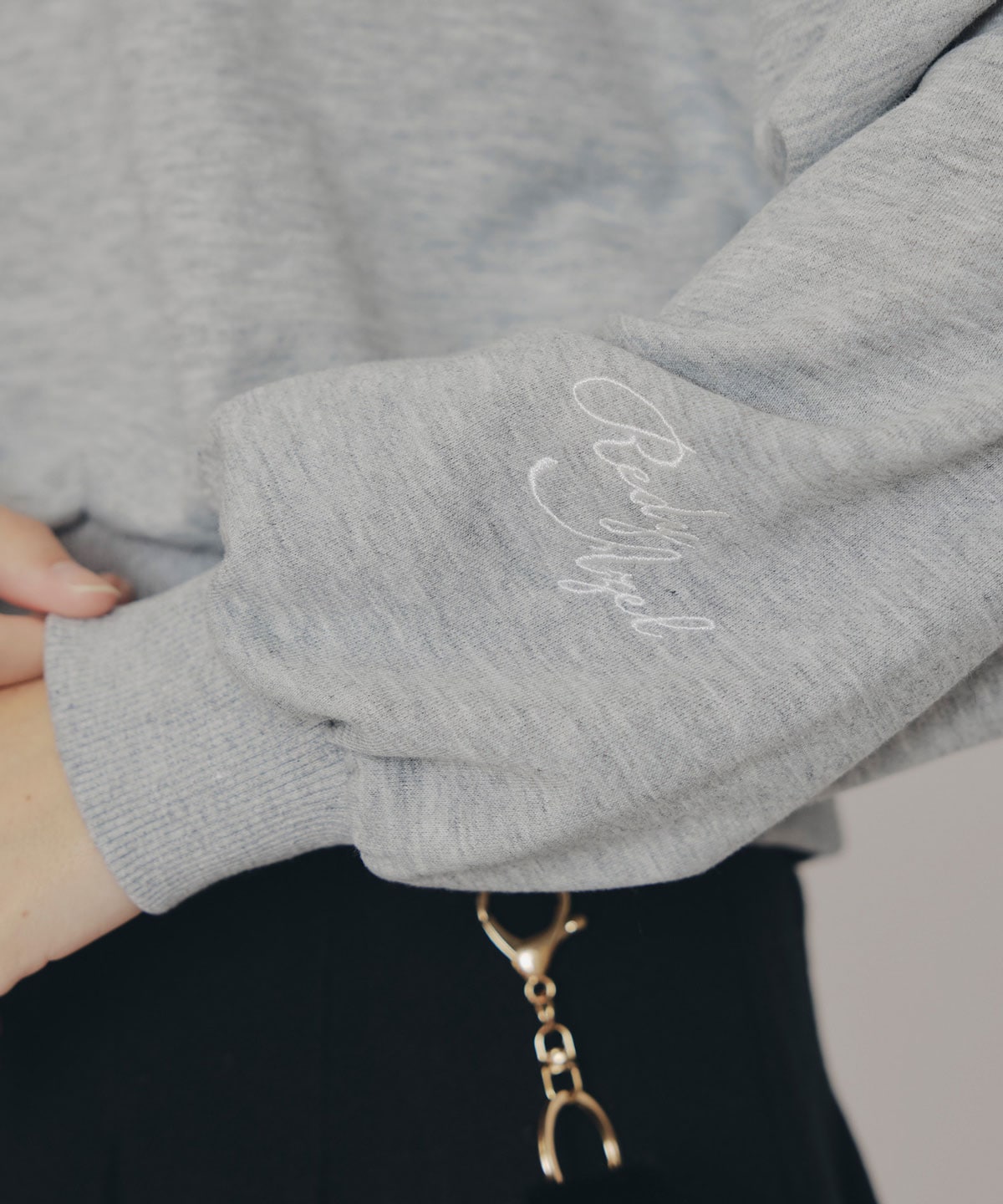 ［FILA×REDYAZEL］サガラロゴコンパクトフーディ