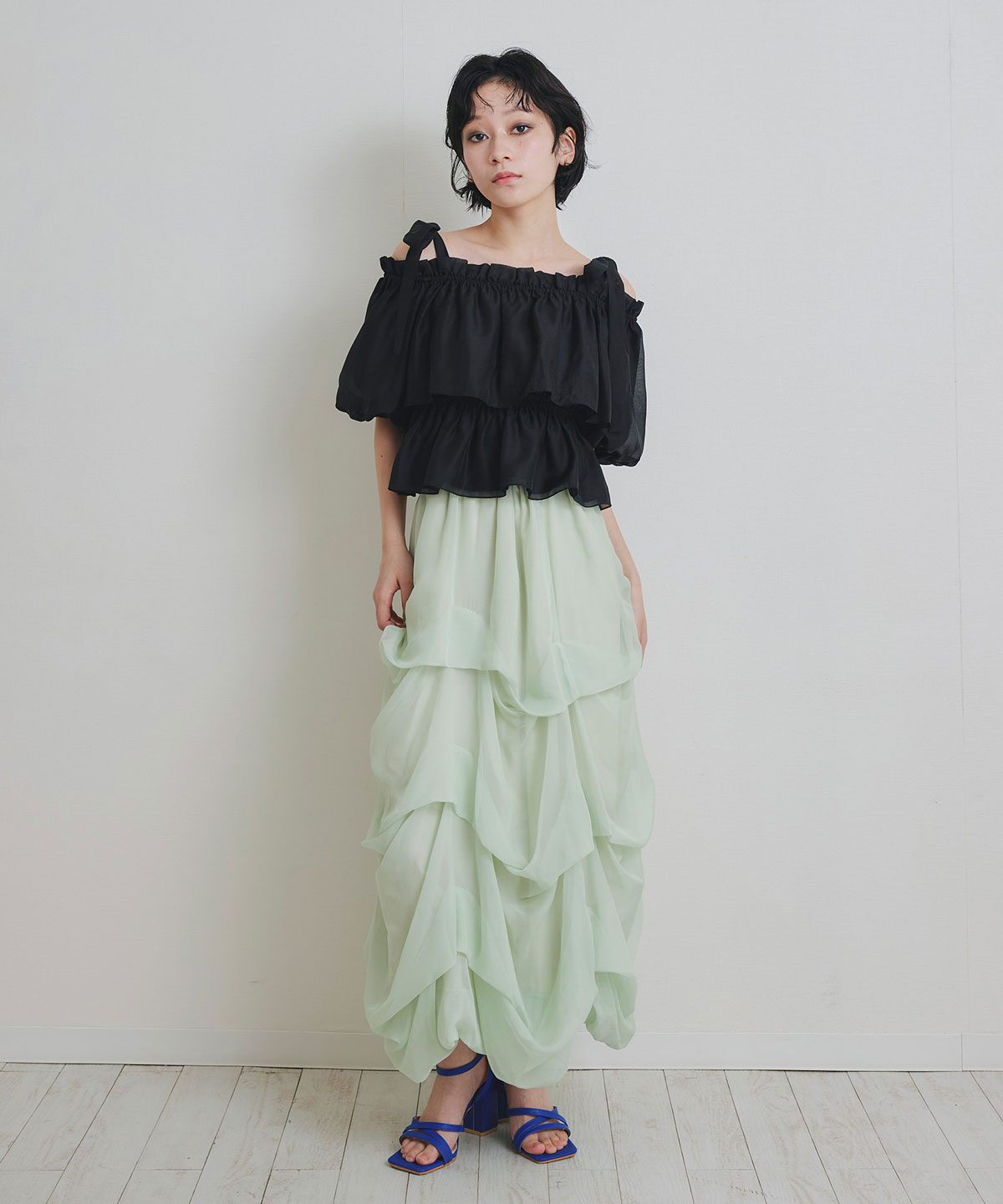 ショルダーリボンフリルオフショルブラウス