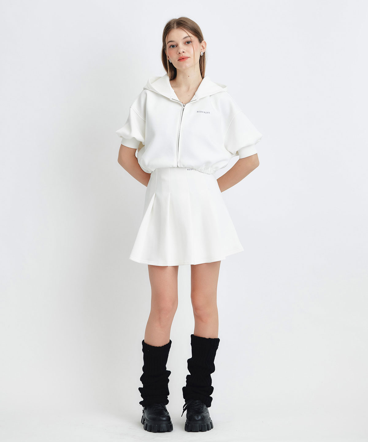 ダンボールプリーツミニスカート