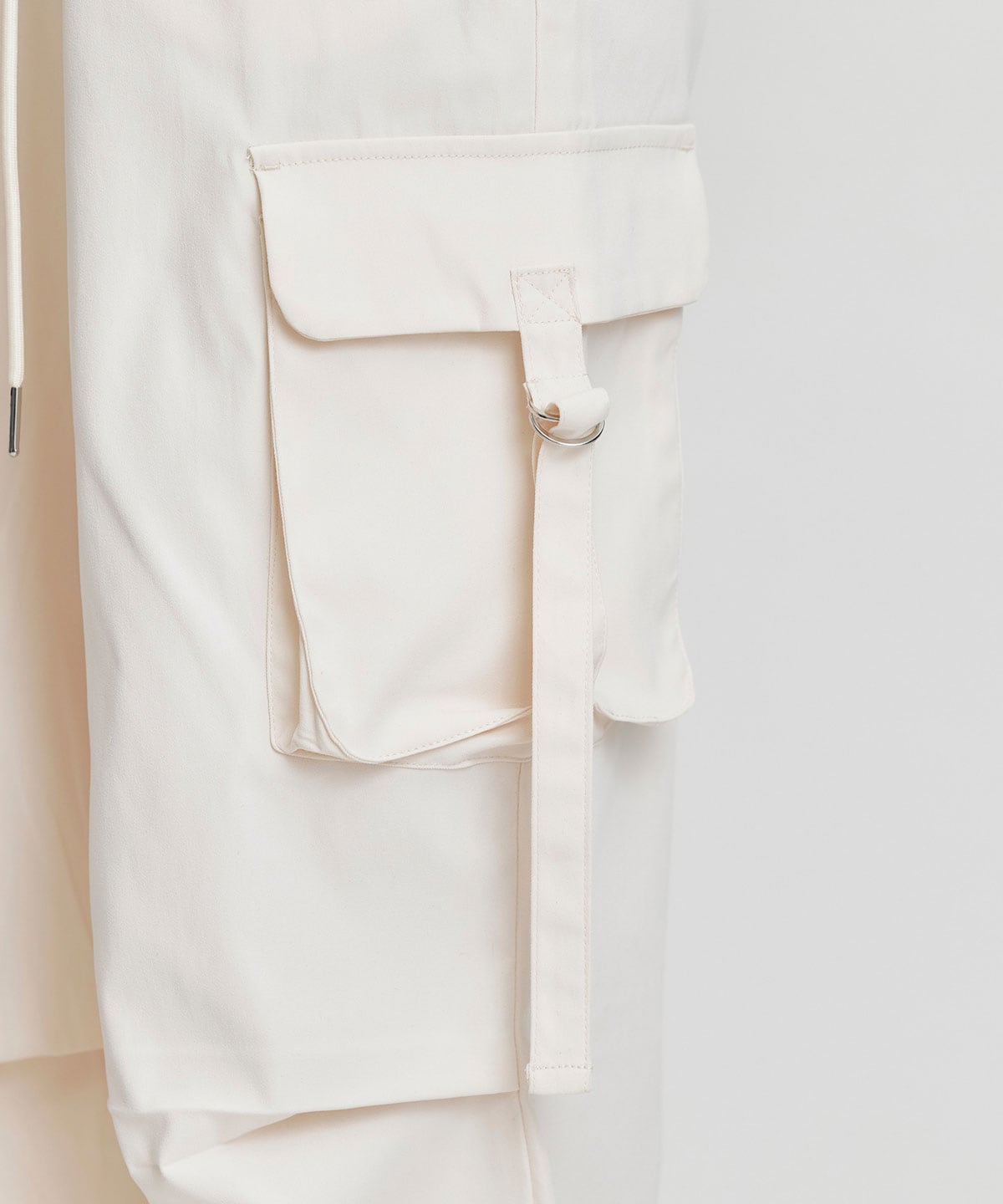 タブフラップポケットカーゴパンツ