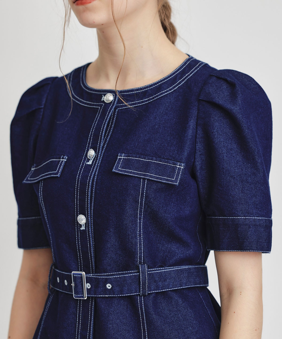 バイカラーステッチノーカラーデニムフレアミニワンピース