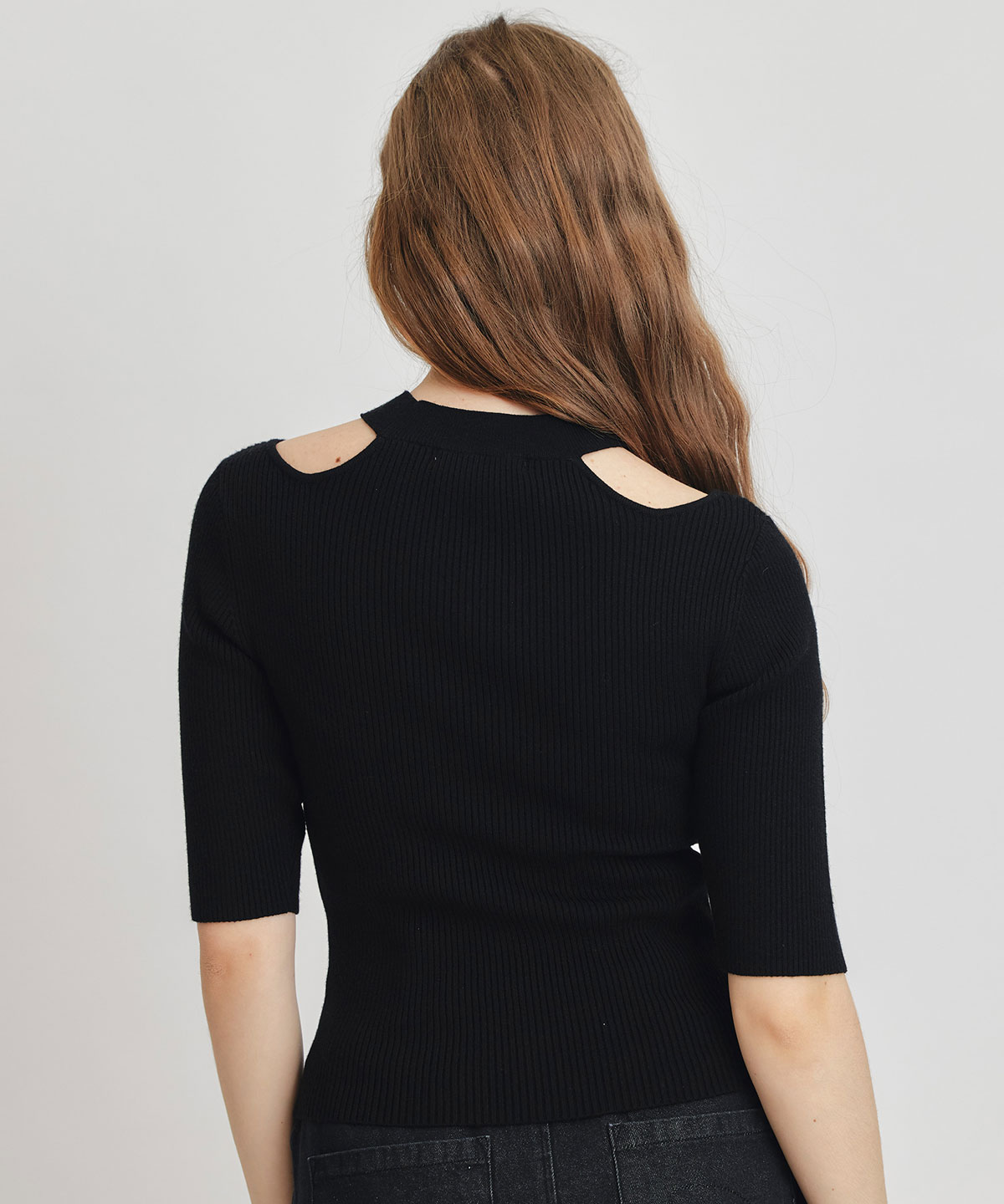 カットアウトハーフスリーブニットプルオーバー