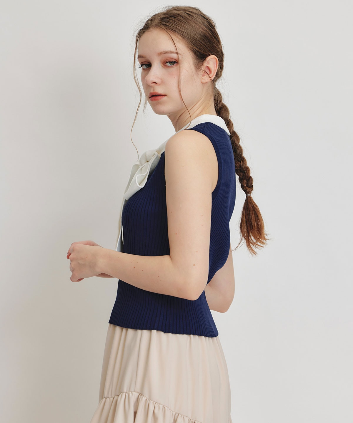 ストライプリボンタイノースリーブリブニット