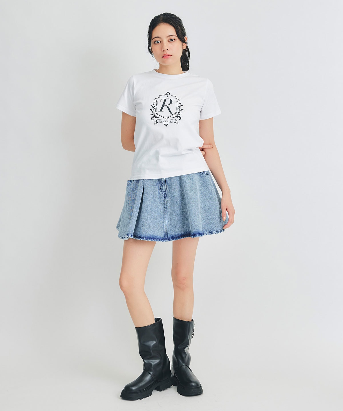 エンブレムロゴTシャツ