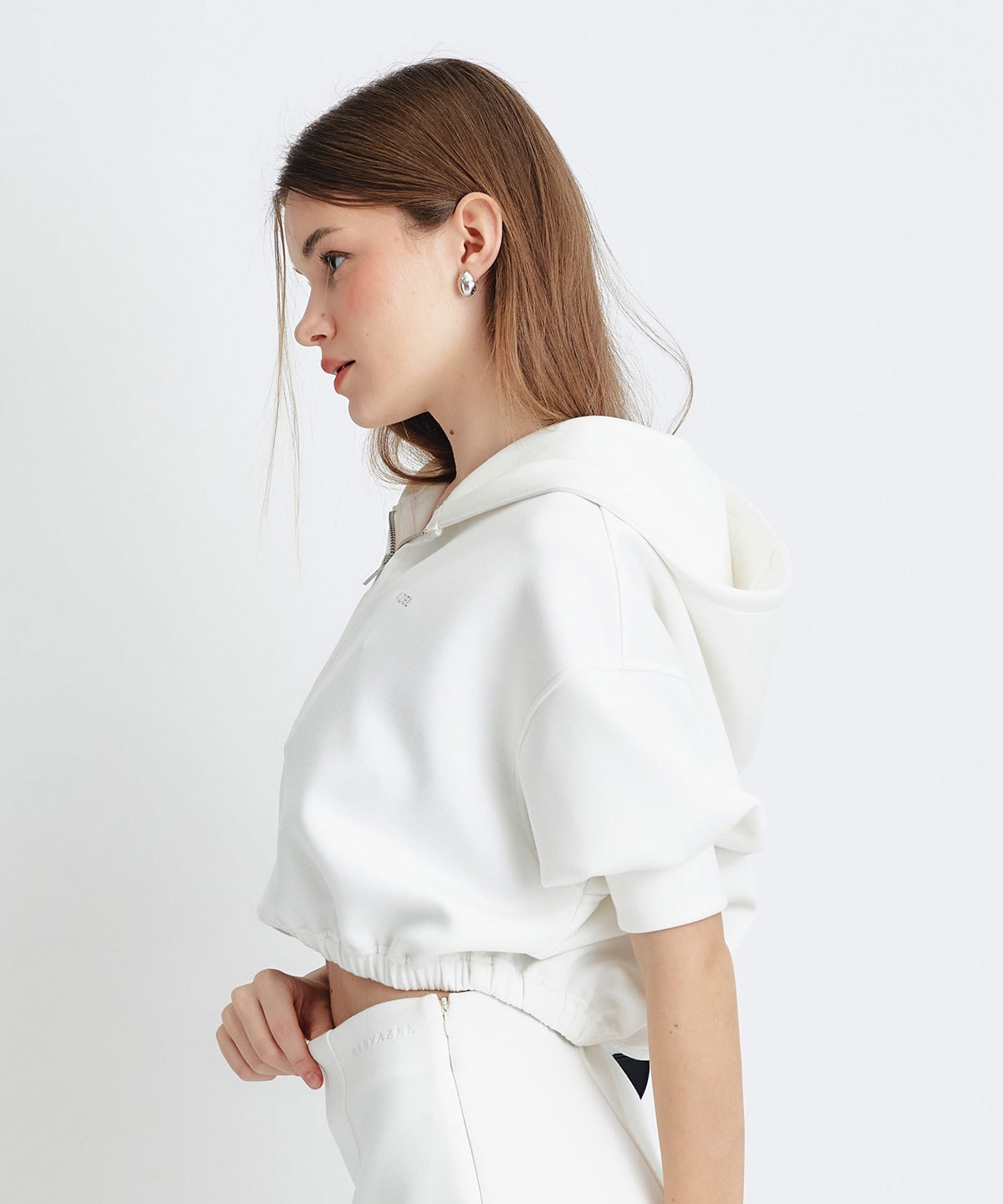 ダンボールZIPショートパーカー