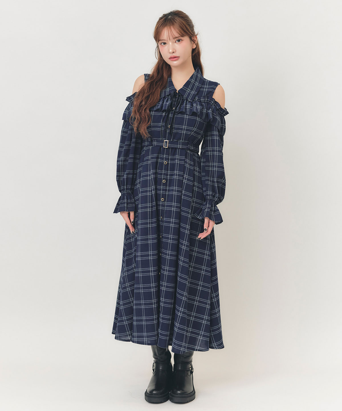 【=LOVE 大場花菜さん着用】フリルチェックオープンショルダーリボンタイロングフリルワンピース