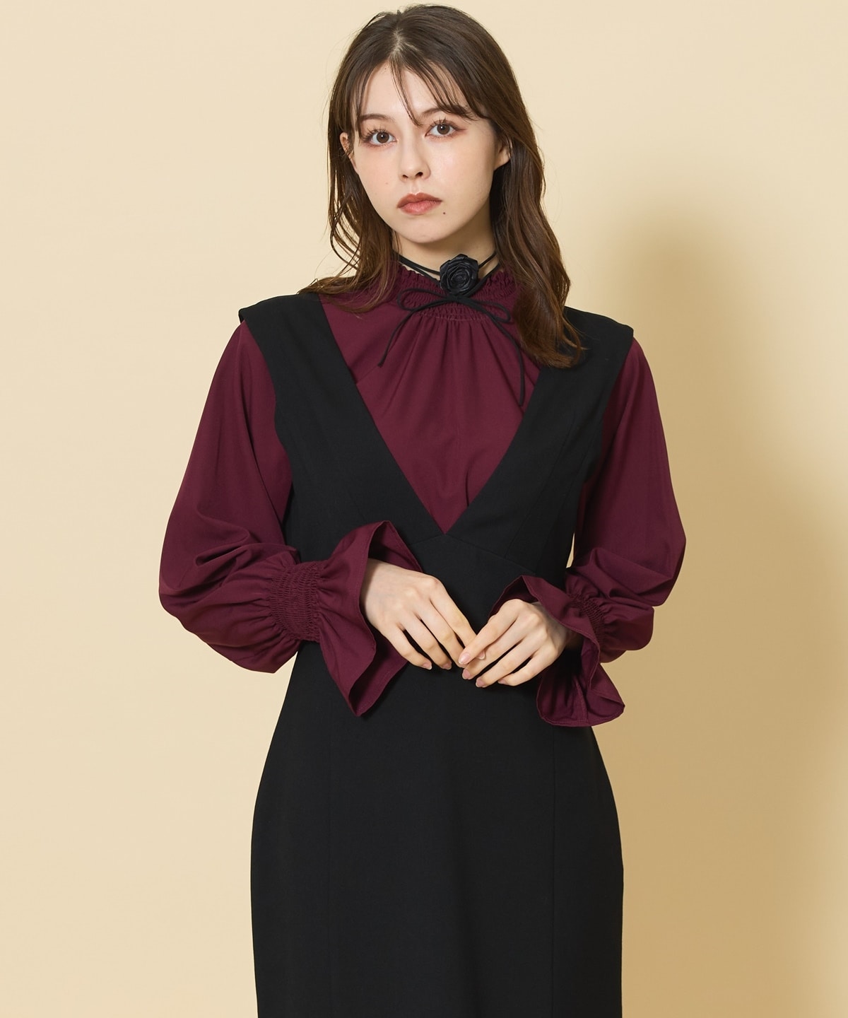 2WAYシャーリングネックフレアスリーブブラウス